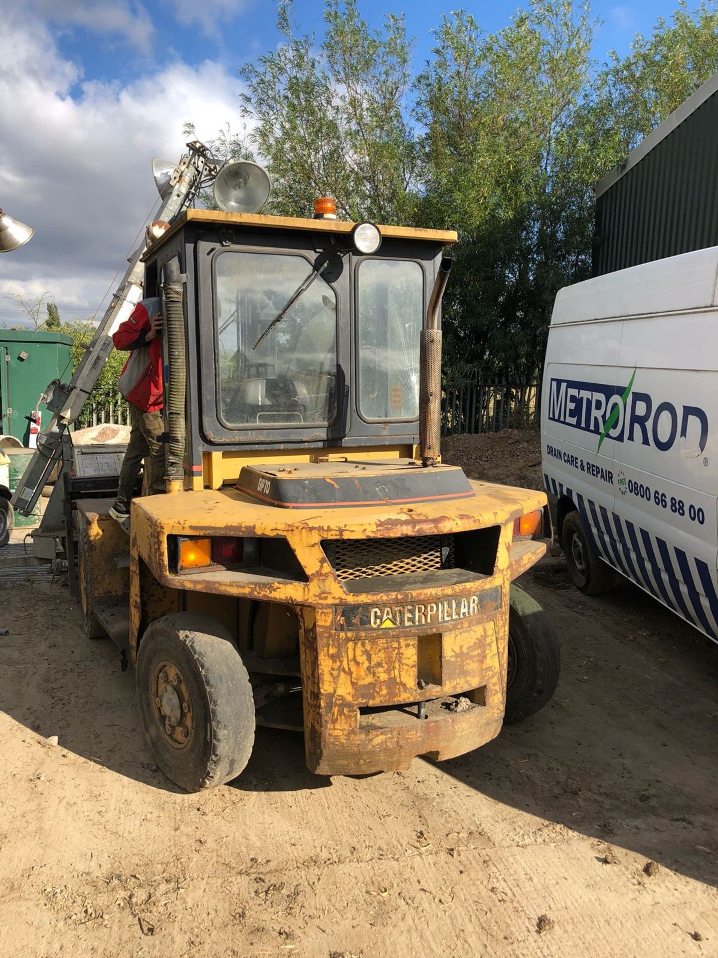 1996 CATERPILLAR DP70 TWIN WHEEL FORKLIFT *PLUS VAT* - Image 8 of 8