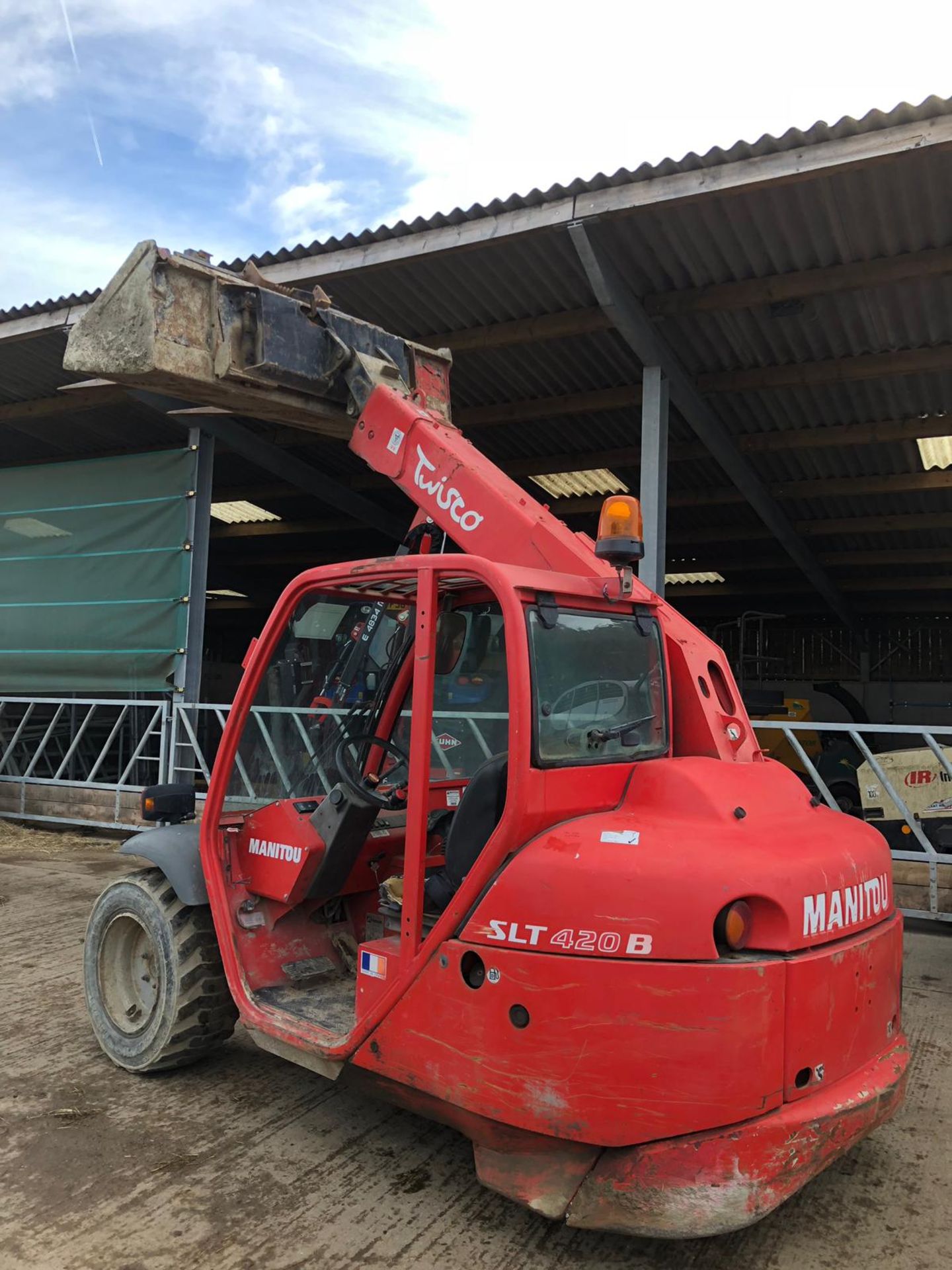 2008 MANITOU SLT420 B TWISCO TELEHANDLER, STARTS, DRIVES, LIFTS AND TIPS *PLUS VAT* - Image 8 of 20