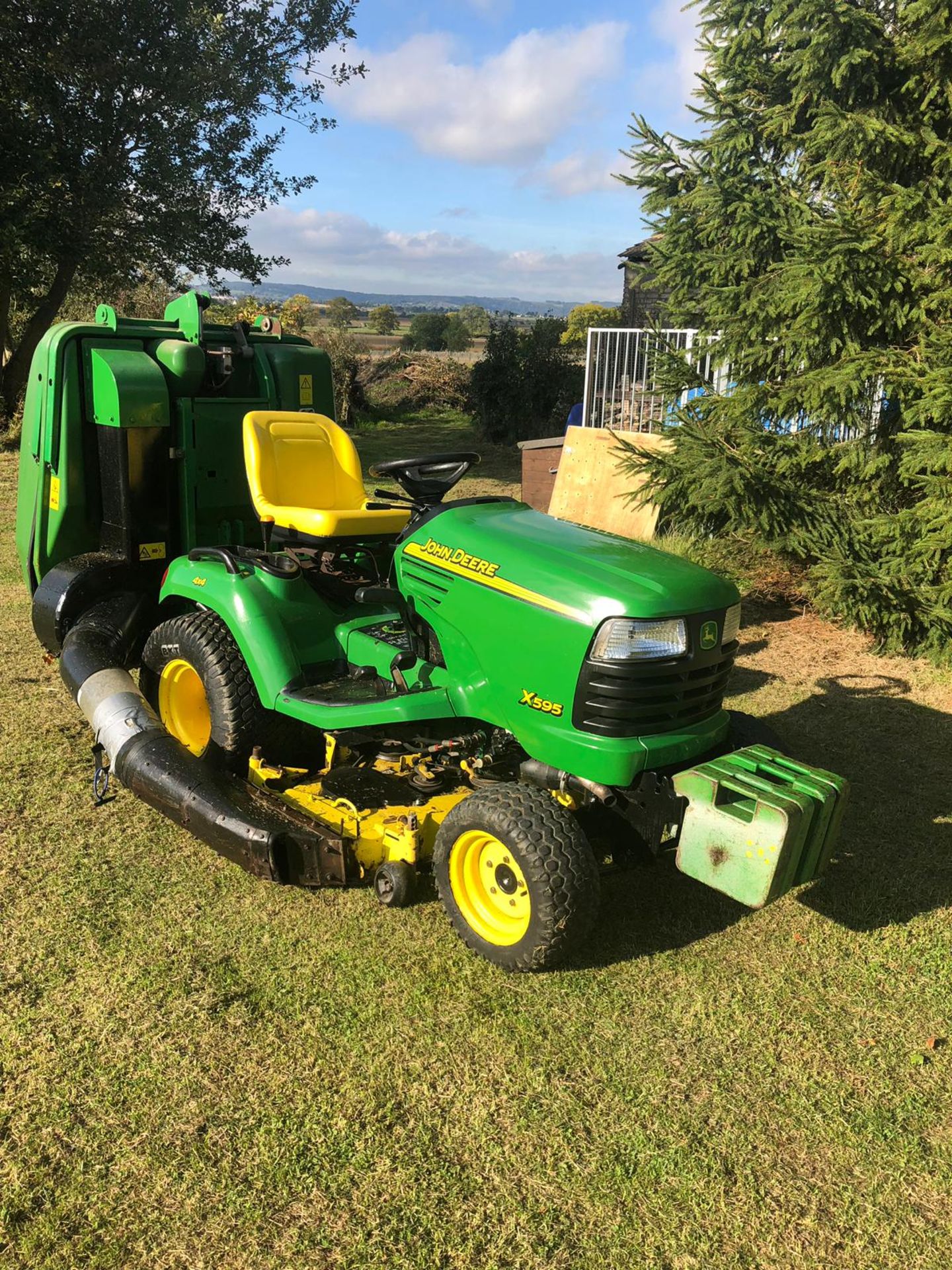 JOHN DEERE X595 RIDE ON DIESEL LAWN MOWER, IN WORKING ORDER *PLUS VAT* - Image 4 of 20