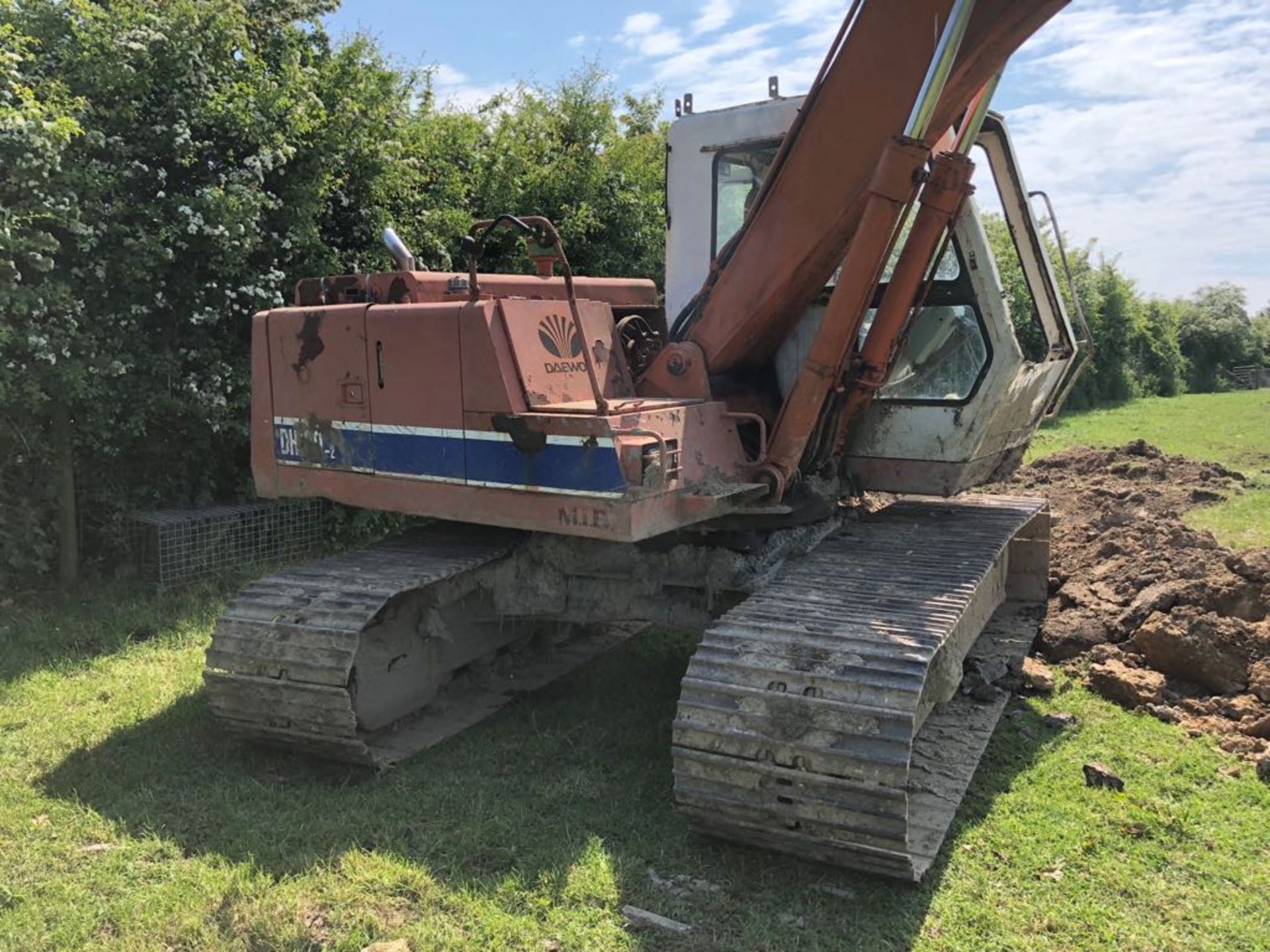 1995 DAEWOO DH130-2 TRACKED DIGGER / EXCAVATOR 13 TONNE *PLUS VAT* - Image 2 of 12