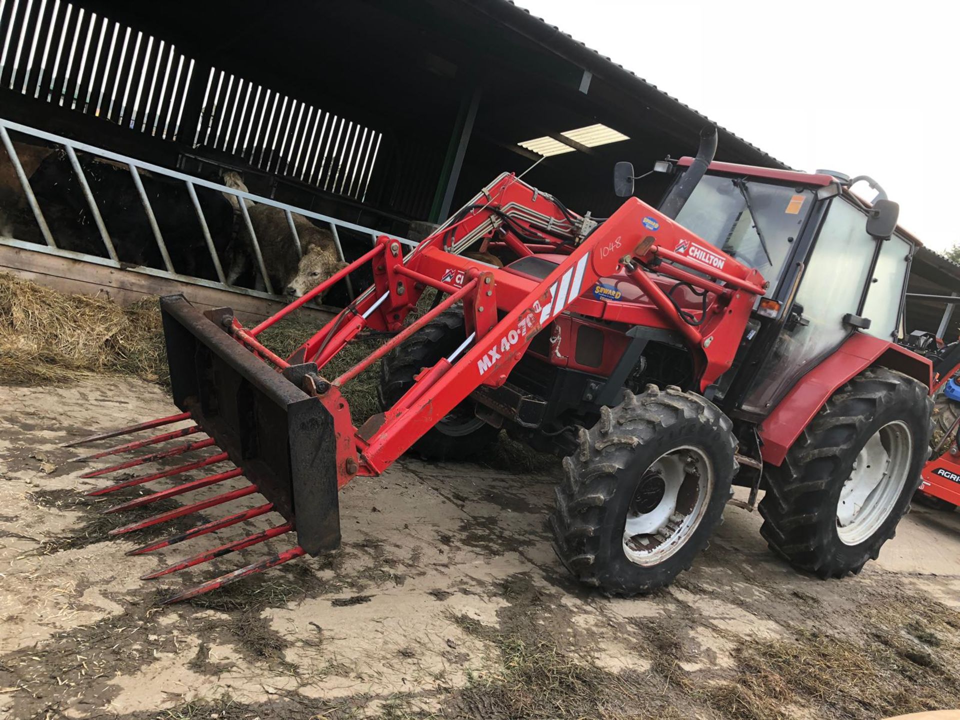 1996/P REG CASE IH 4230 DIESEL TRACTOR WITH CHILLTON MX 40-70 SPIKED LOADER *PLUS VAT* - Image 2 of 23