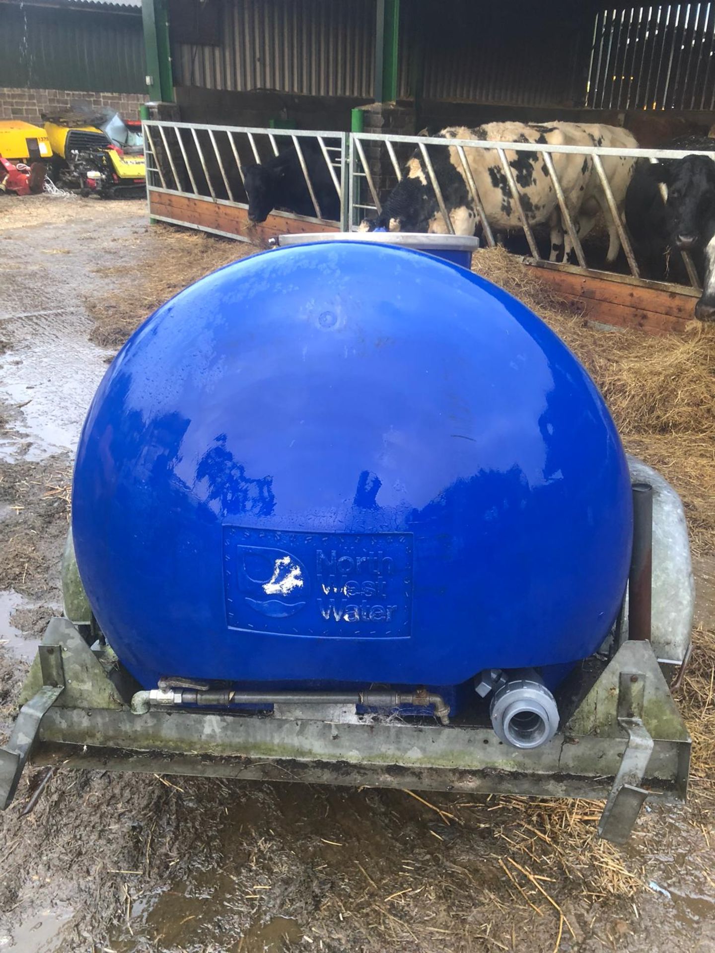 BLUE SINGLE AXLE TOWABLE WATER BOWSER, NORTH WEST WATER *PLUS VAT* - Image 9 of 9