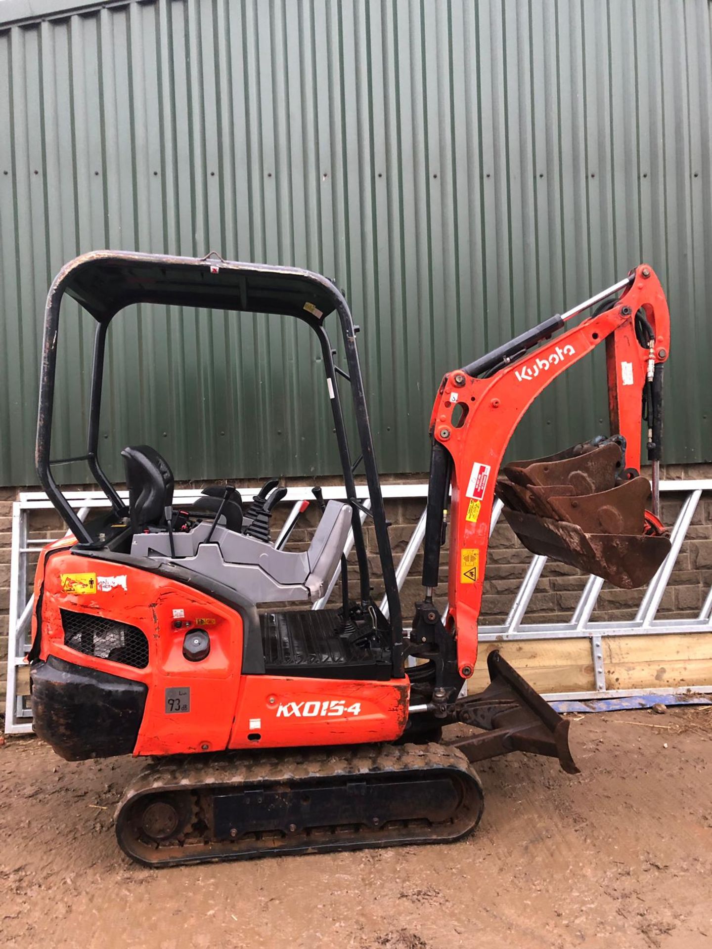 2015 KUBOTA KX015-4 TRACKED DIESEL MINI DIGGER WITH X3 BUCKETS *PLUS VAT* - Image 5 of 16