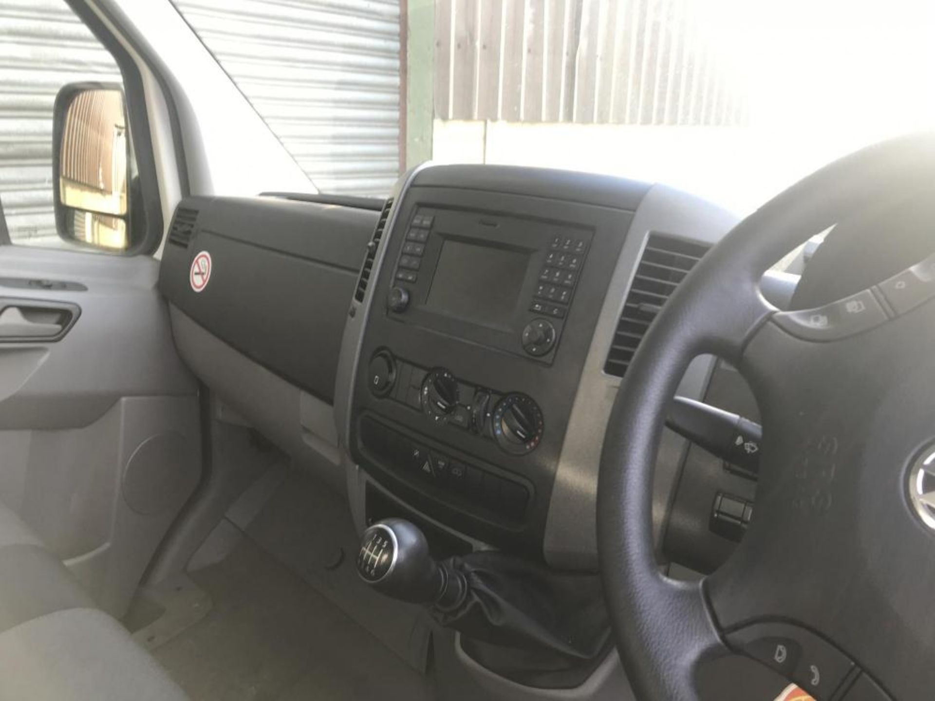 2017 VOLKSWAGEN CRAFTER CR35 TDI LWB BLUEMOTION 2.0 DIESEL WHITE LUTON VAN, SHOWING 1 FORMER KEEPER - Image 7 of 7