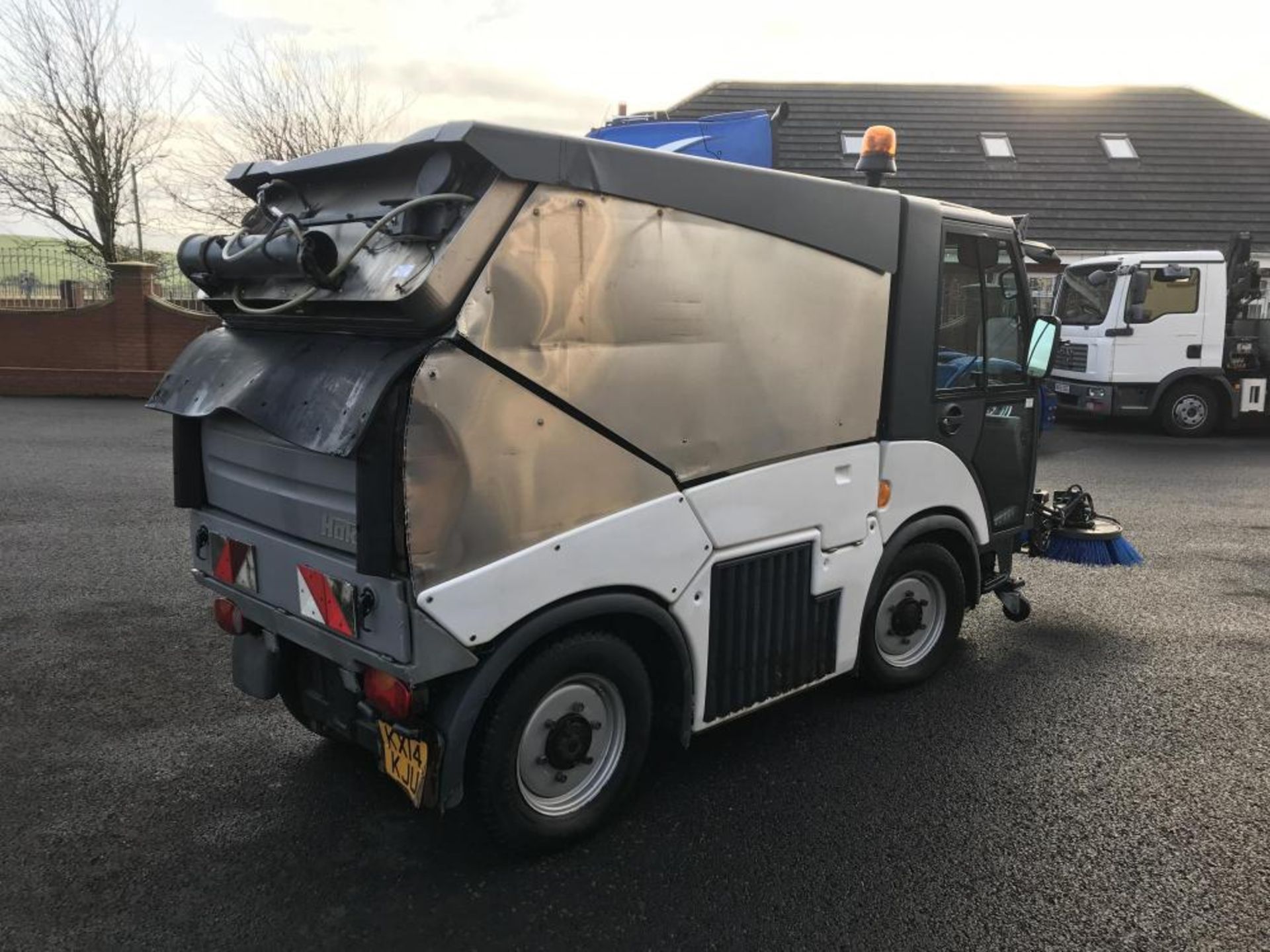 2014/14 REG HAKO CITYMASTER 2000 2.0 DIESEL WHITE ROAD SWEEPER STREET CLEANSING MACHINE *PLUS VAT* - Image 5 of 13