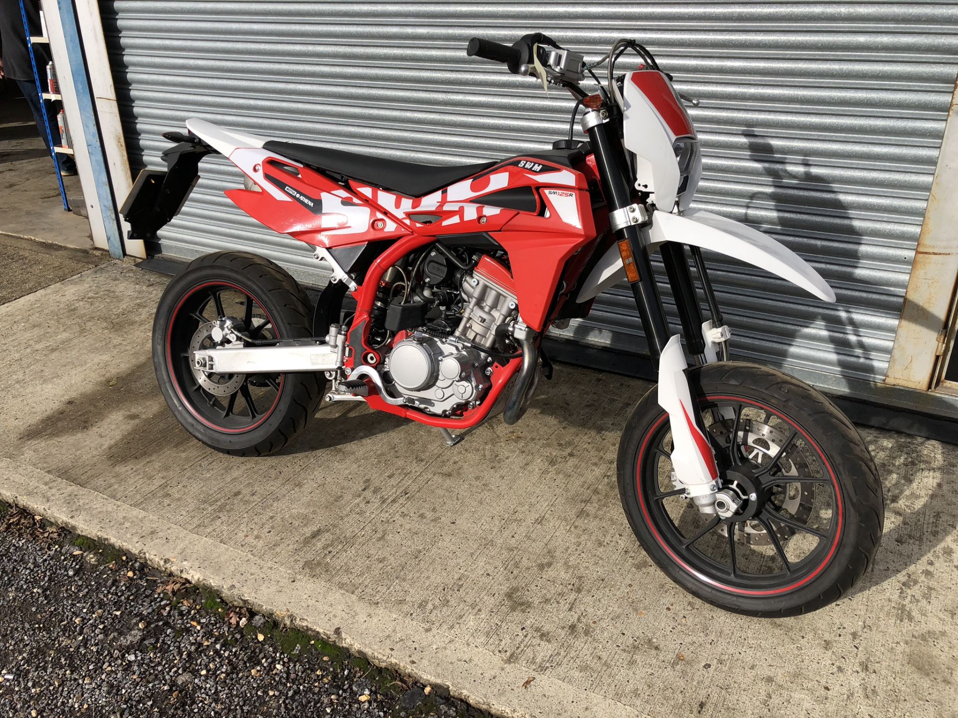 2017/66 REG SWM SUPER MOTO 125R EURO 4 MOTORCYCLE 58.46" WHEELBASE *NO VAT* - Image 3 of 12