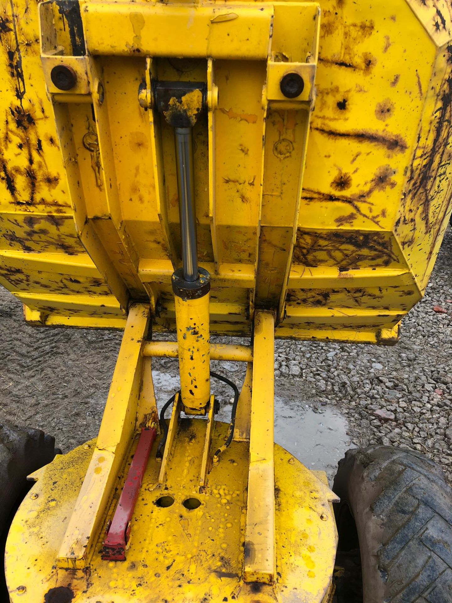 2001/X REG BENFORD 9 TONNE YELLOW DIESEL SWIVEL DUMPER, SHOWING 0 FORMER KEEPERS *PLUS VAT* - Image 9 of 13