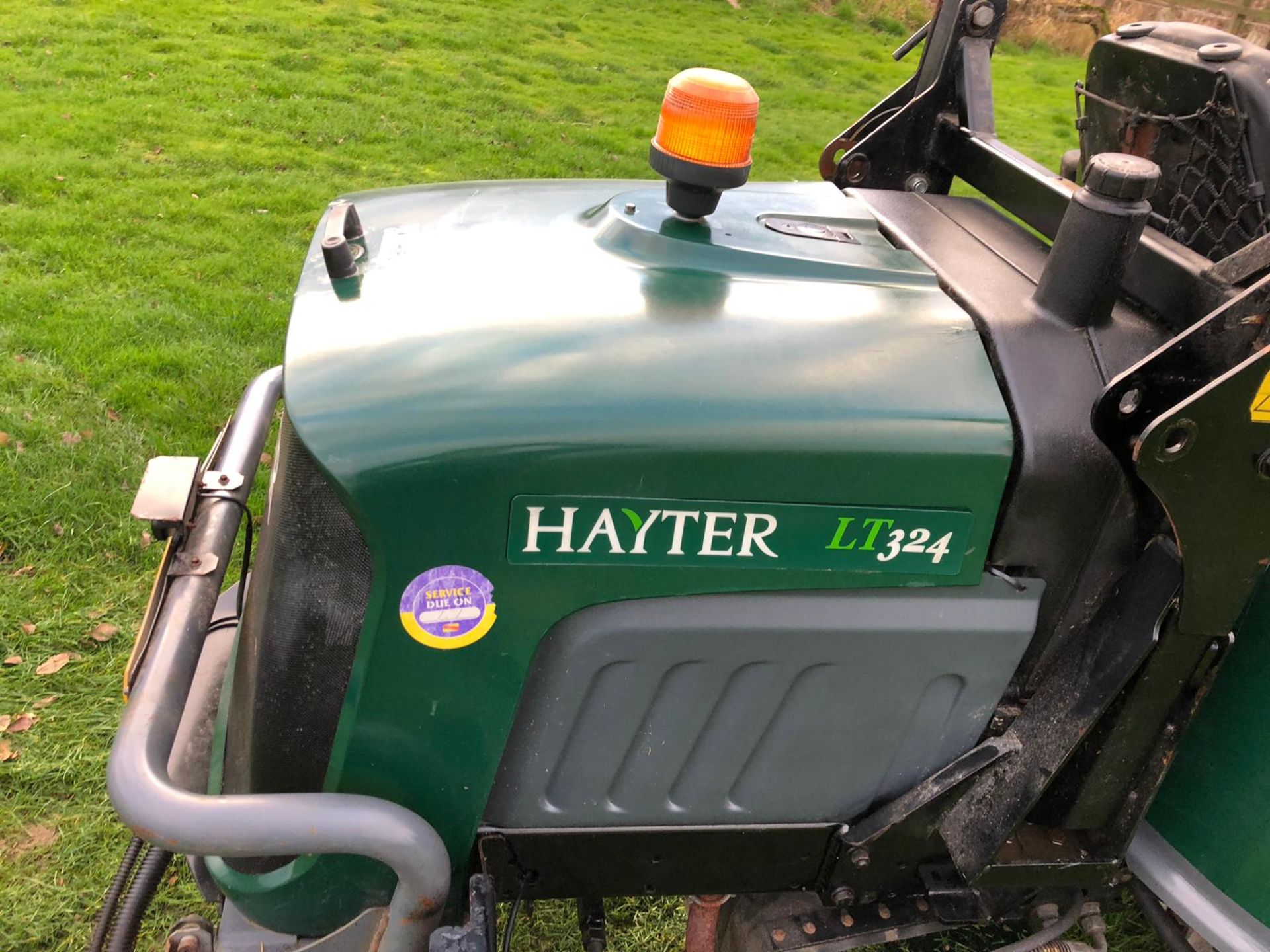 2009/09 REG HAYTER LT324 GREEN DIESEL RIDE ON LAWN MOWER, SHOWING 1 FORMER KEEPER *PLUS VAT* - Image 10 of 16