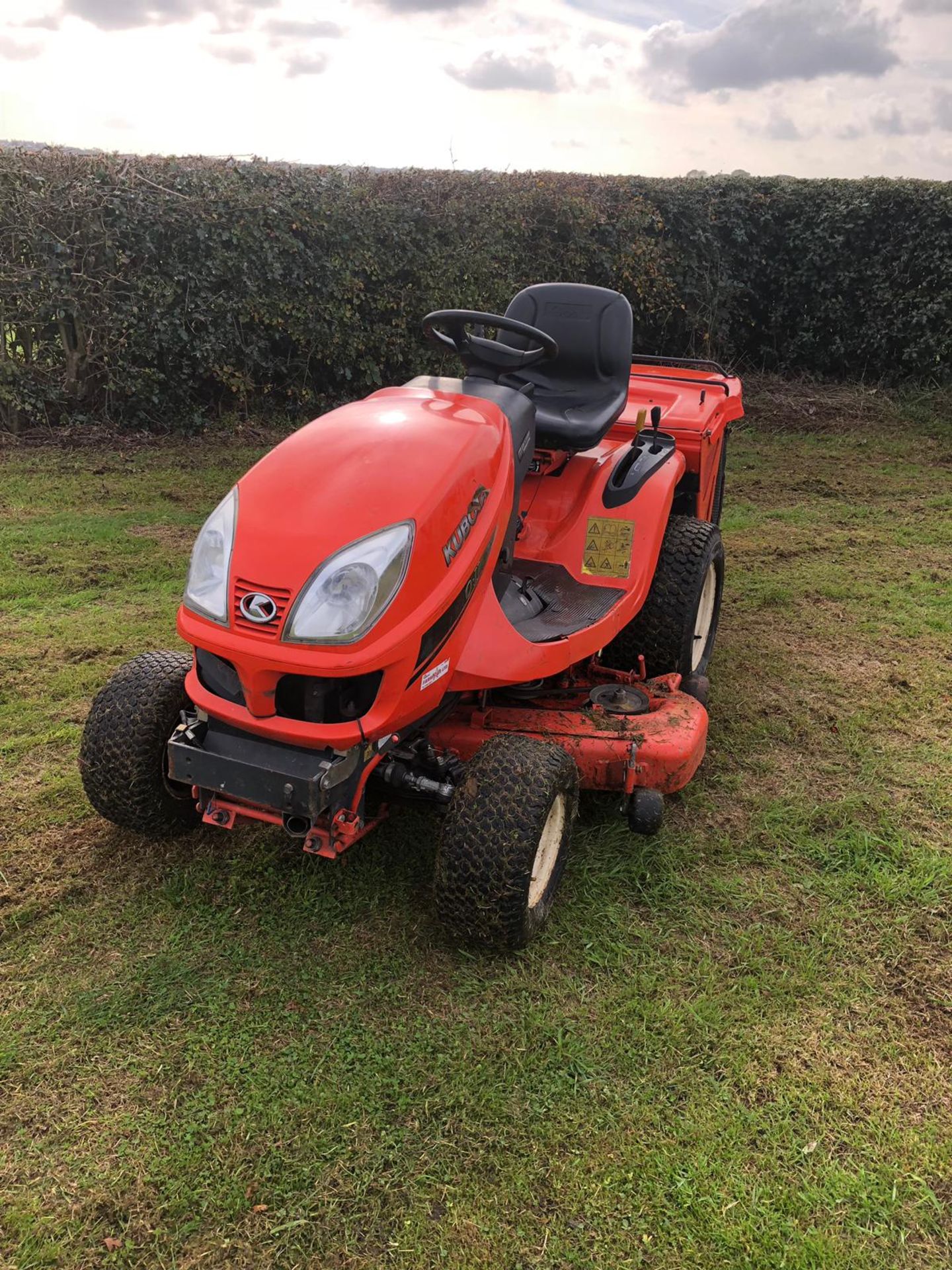 KUBOTA GR2100 DIESEL RIDE ON LAWN MOWER *PLUS VAT* - Image 10 of 18