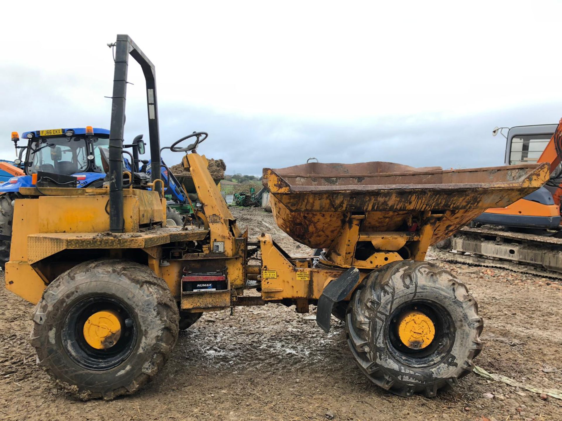 1999 THWAITES 6 TONNE SWIVEL SKIP DUMPER *PLUS VAT* - Image 2 of 15