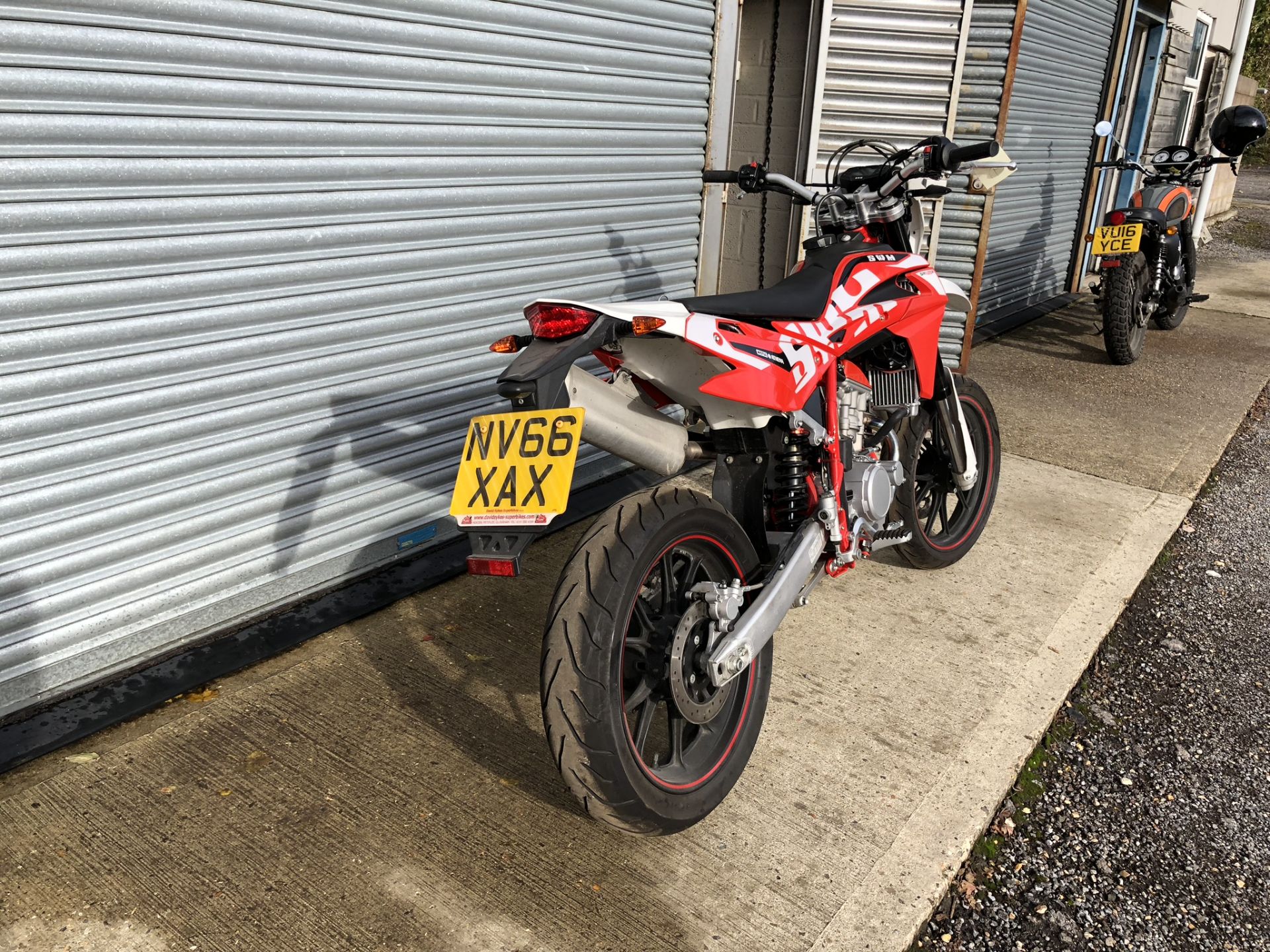 2017/66 REG SWM SUPER MOTO 125R EURO 4 MOTORCYCLE 58.46" WHEELBASE *NO VAT* - Image 10 of 12