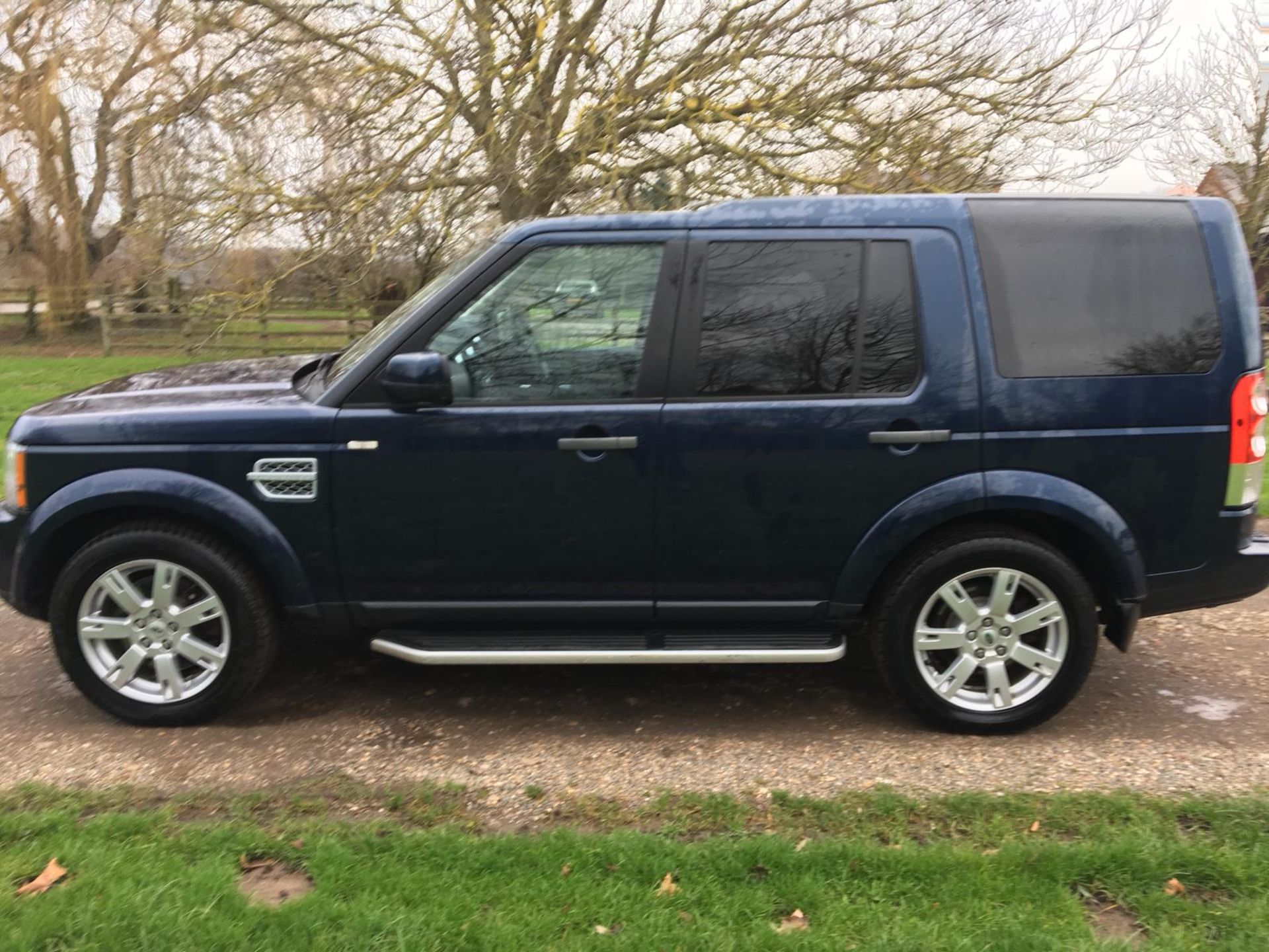 2011/11 REG LAND ROVER DISCOVERY SDV6 AUTOMATIC 245 COMMERCIAL 4X4, SHOWING 1 FORMER KEEPER *NO VAT* - Image 4 of 14