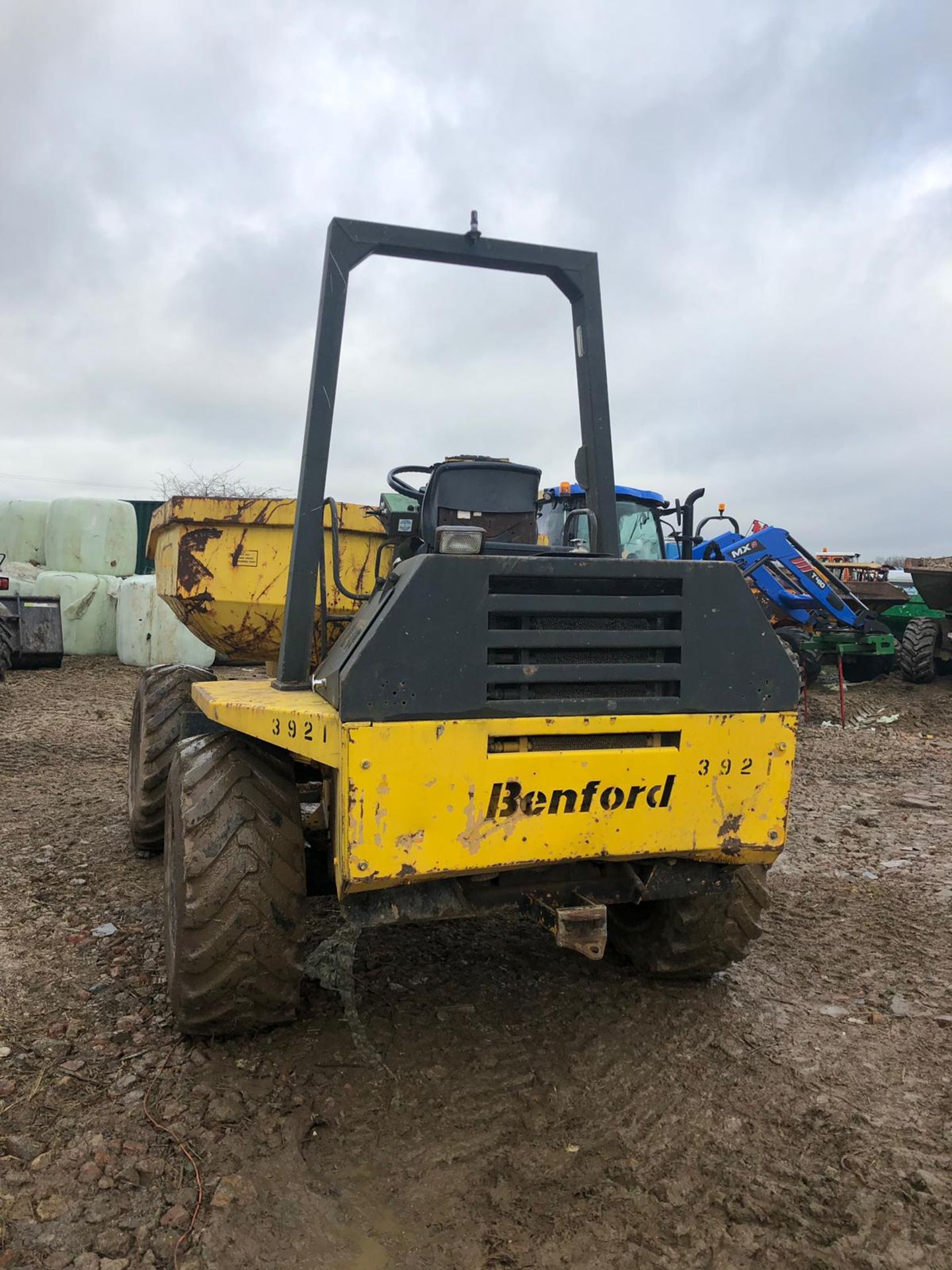 2001/X REG BENFORD 9 TONNE YELLOW DIESEL SWIVEL DUMPER, SHOWING 0 FORMER KEEPERS *PLUS VAT* - Image 8 of 13