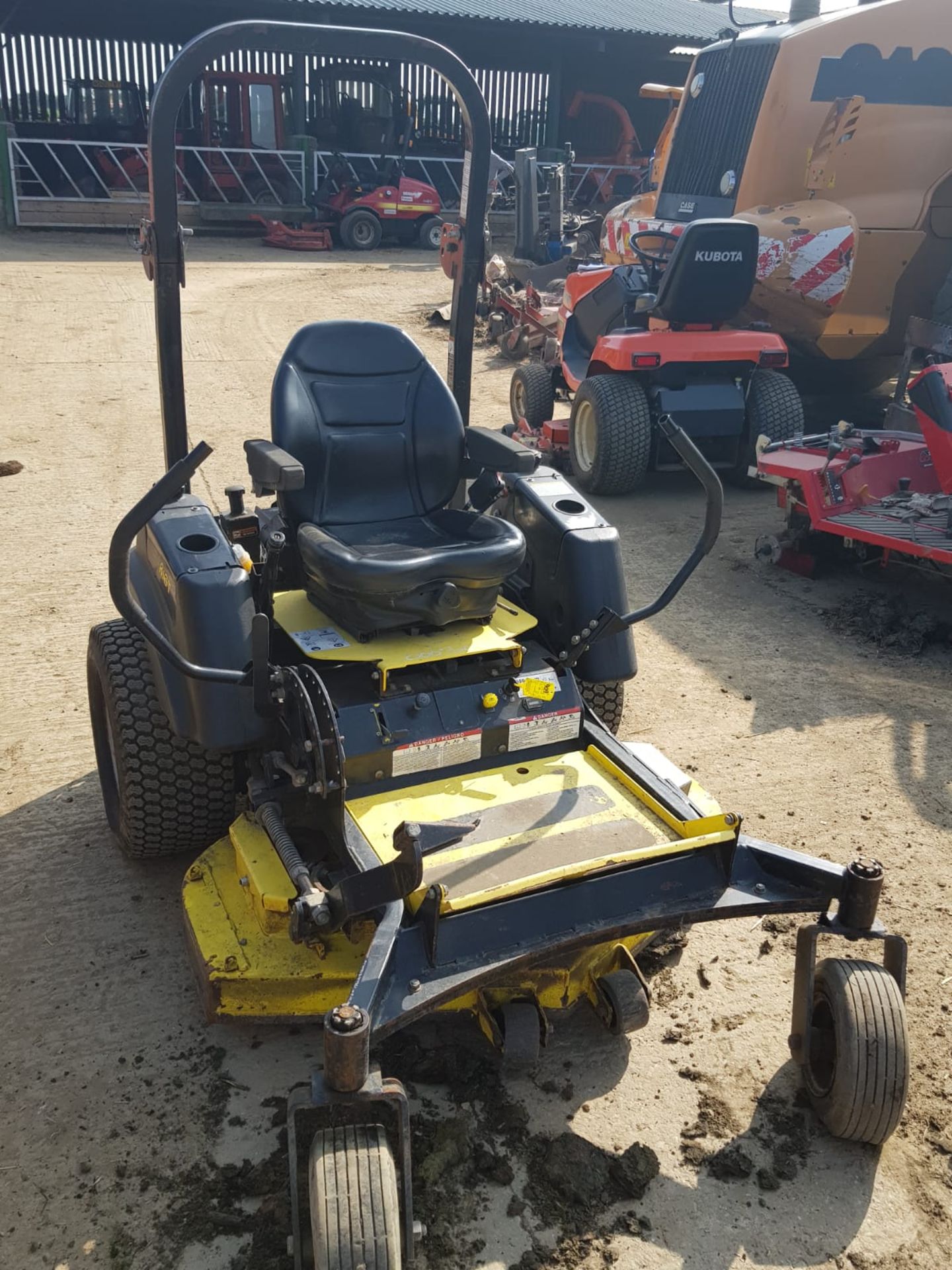 2002 GREAT DANE CHARIOT ZERO TURN RIDE ON LAWN MOWER *PLUS VAT* - Image 4 of 6