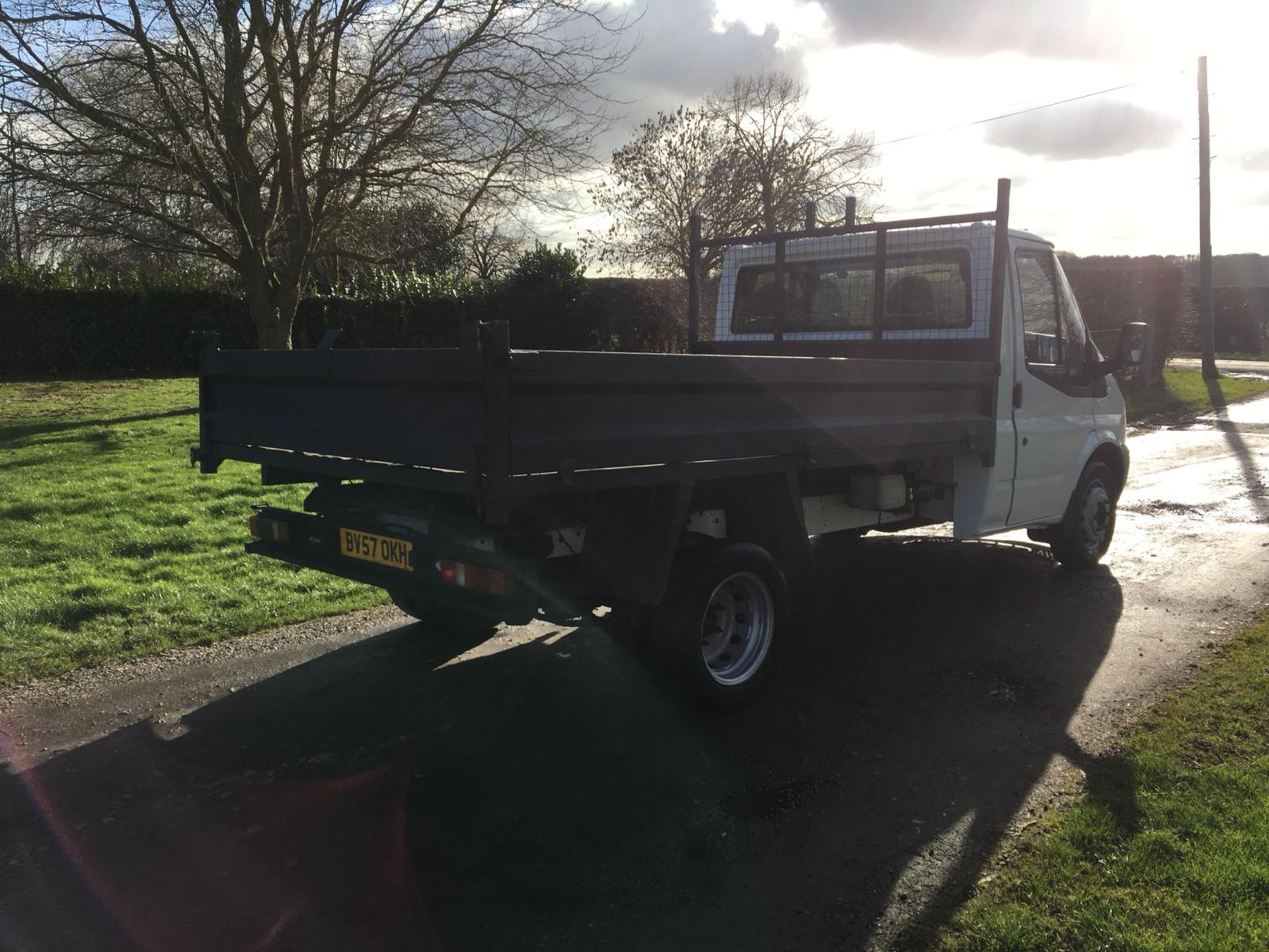 2007/57 REG FORD TRANSIT 100 T350M RWD WHITE 2.4 DIESEL TIPPER, SHOWING 0 FORMER KEEPERS *NO VAT* - Image 6 of 13