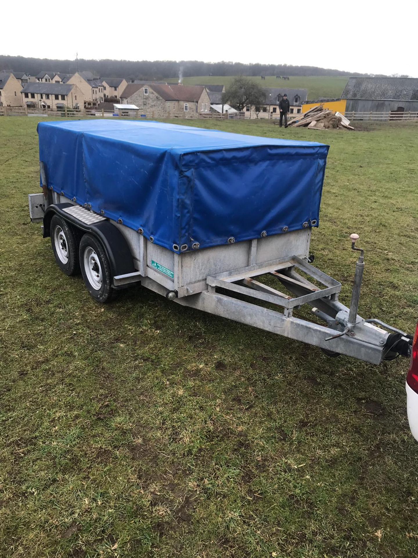 GALVANISED SHEETED BOX TRAILER TWIN AXLE, HIGH-PEAK TRAILERS *PLUS VAT* - Image 2 of 7