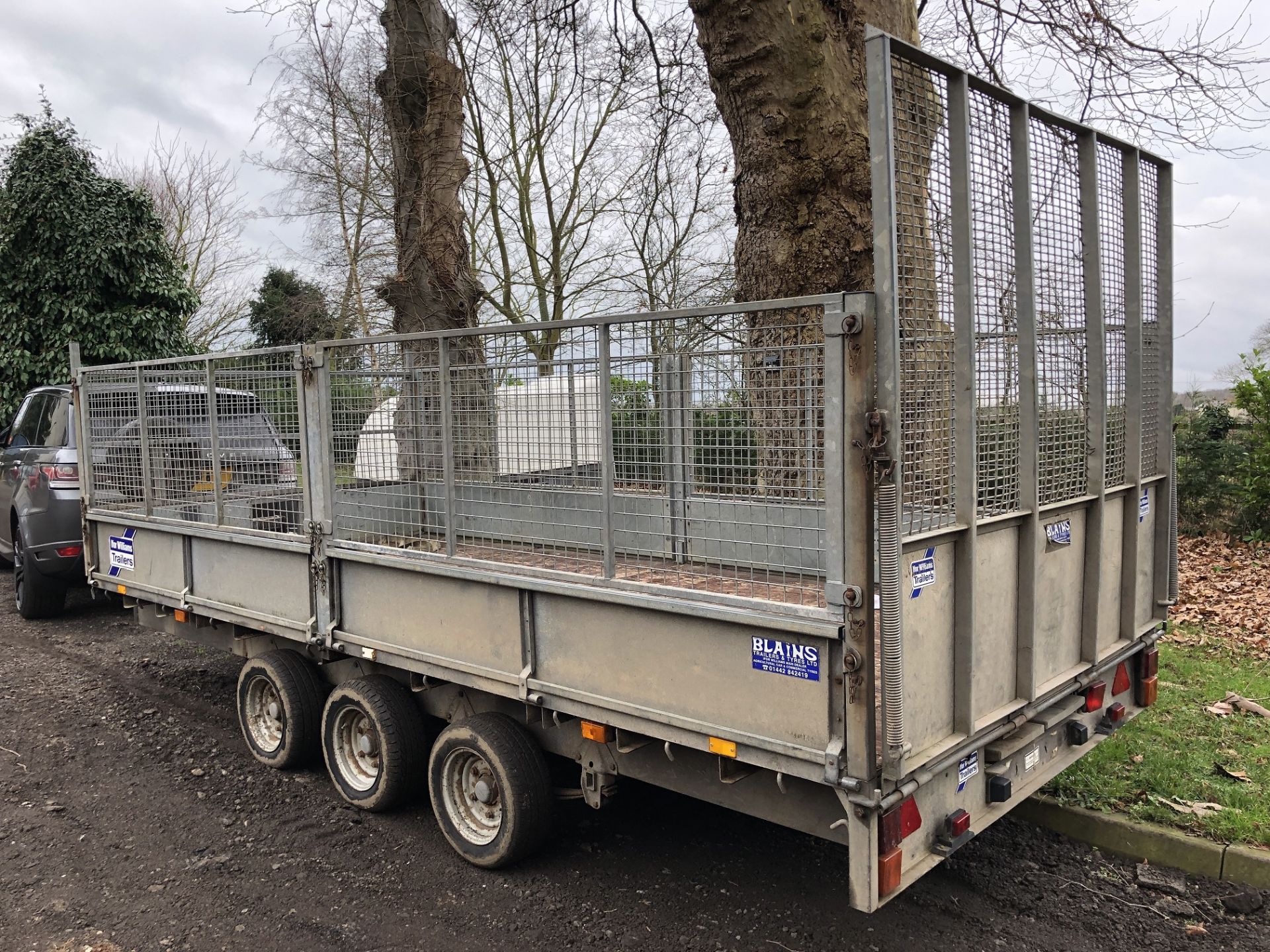 RARE 2005 IFOR WILLIAMS LM167G3 3.5T TRI-AXLE TRAILER ALLOY SIDES, CAGE SIDES AND REAR RAMP - Image 3 of 10