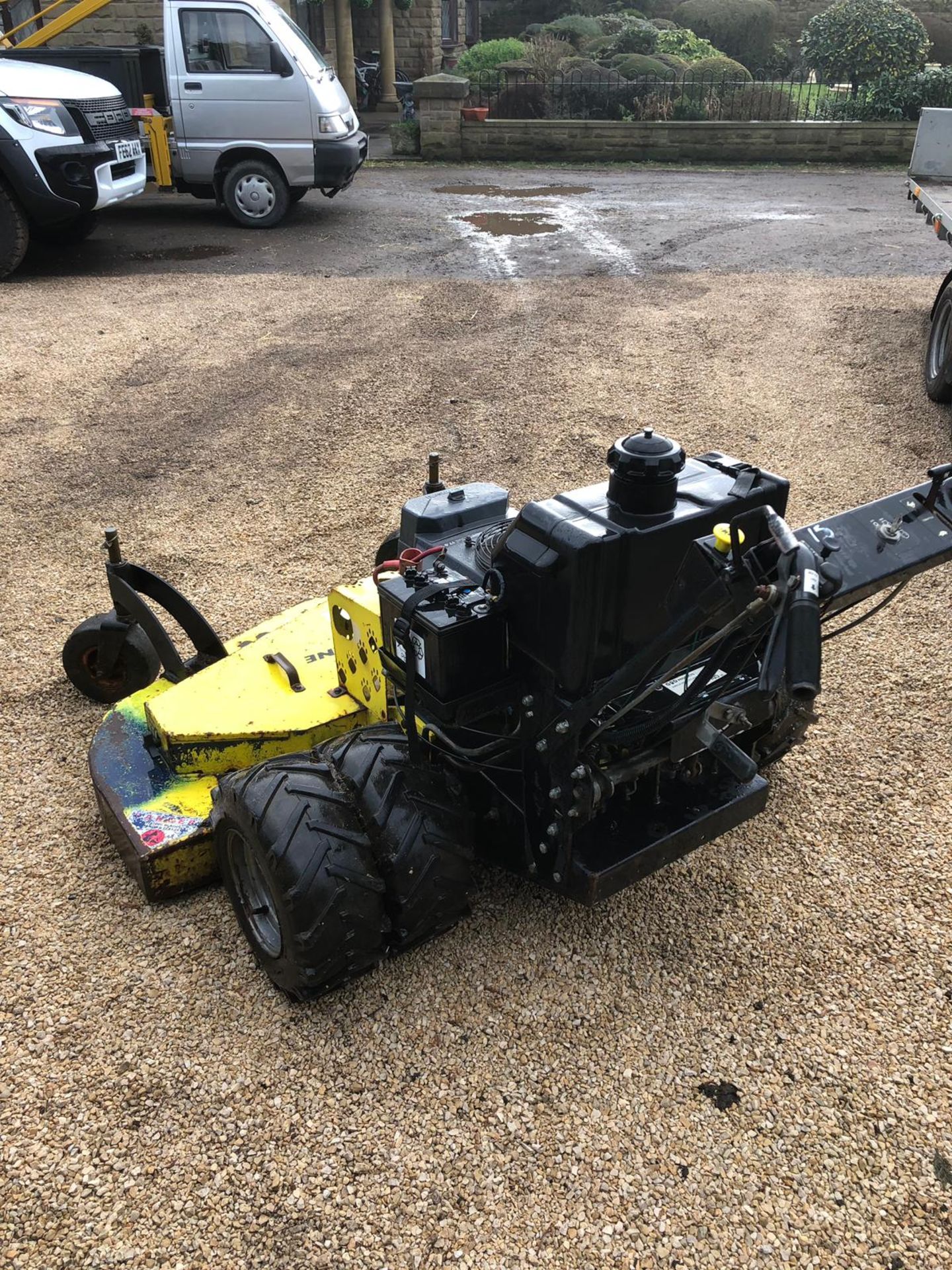 GREAT DANE 48 INCH WALK BEHIND LAWN MOWER, RUNS WORKS AND CUTS *NO VAT* - Image 3 of 6