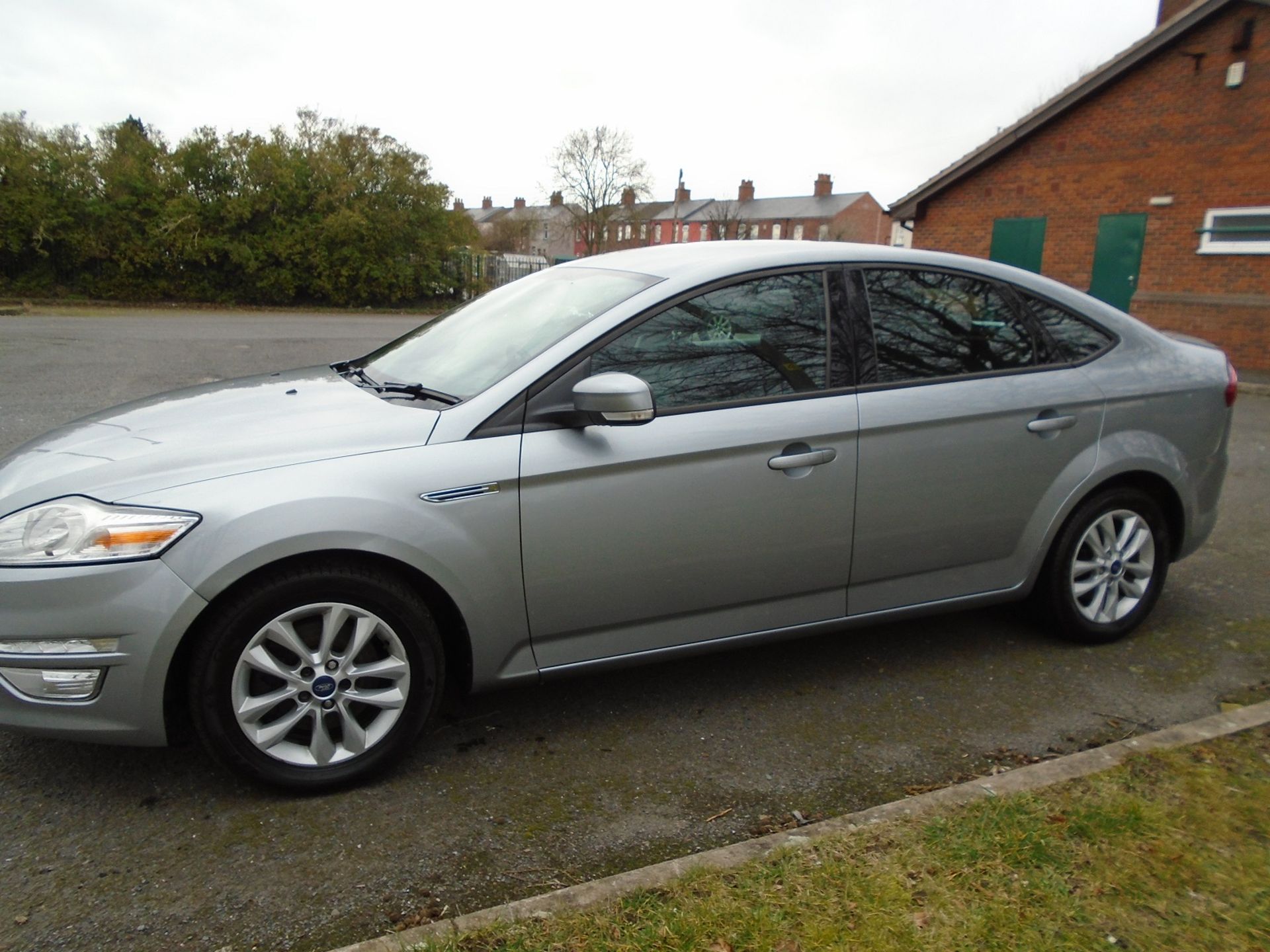 2013/62 REG FORD MONDEO ZETEC TDCI SILVER DIESEL 5 DOOR HATCHBACK, SHOWING 0 FORMER KEEPERS *NO VAT*