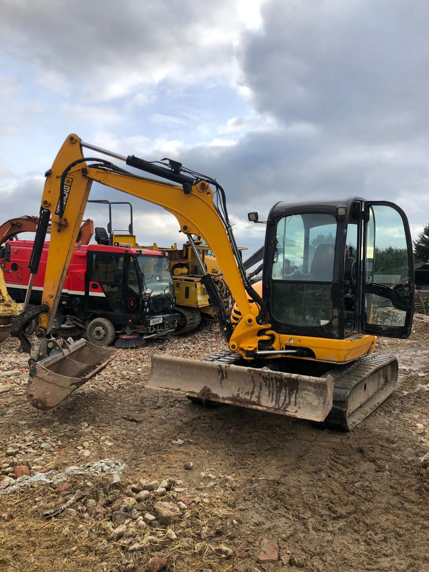 2011 JCB 8055 ZTS TRACK MINI DIGGER / EXCAVATOR WITH WIDE BUCKET *PLUS VAT* - Image 5 of 15