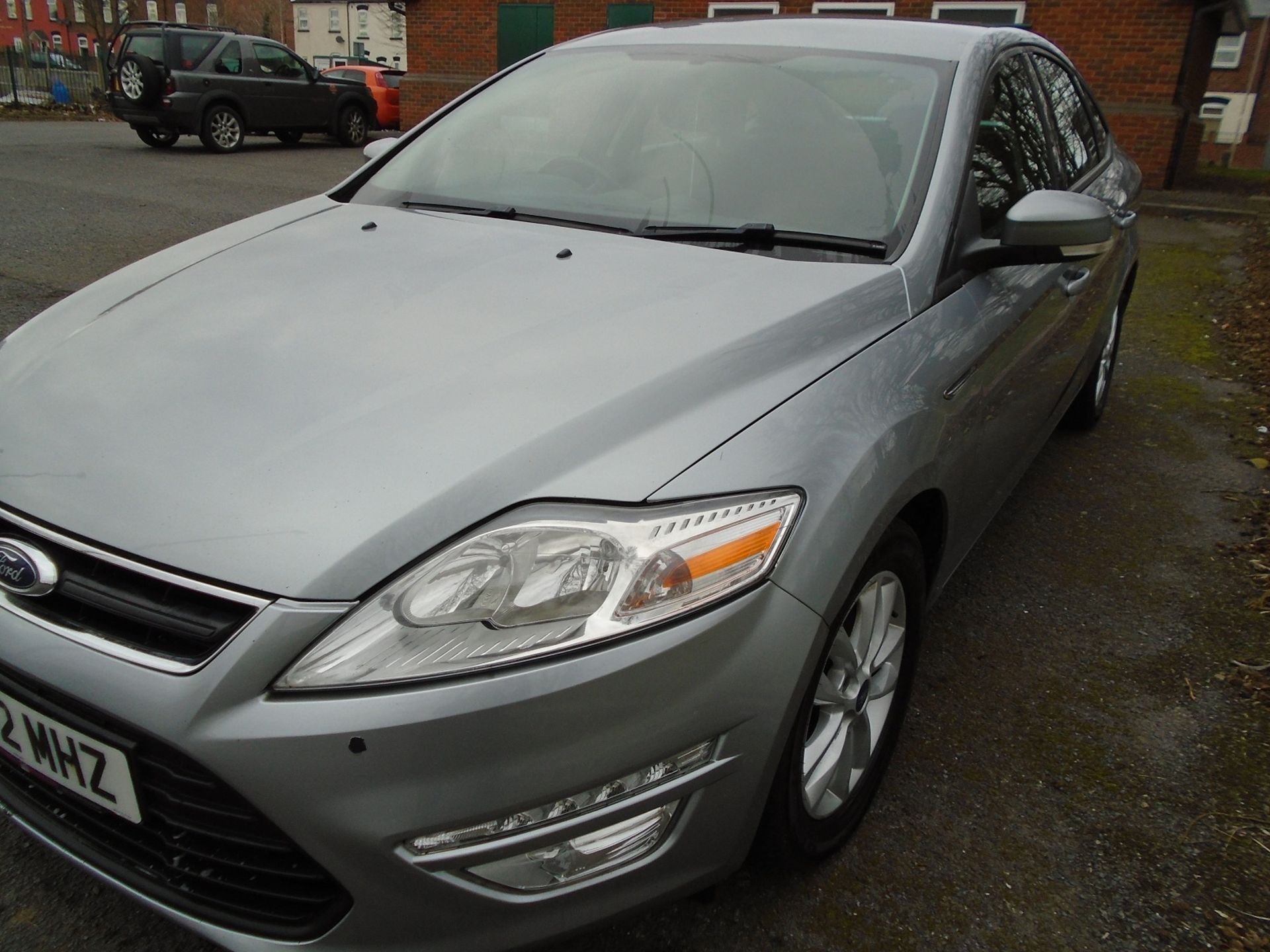 2013/62 REG FORD MONDEO ZETEC TDCI SILVER DIESEL 5 DOOR HATCHBACK, SHOWING 0 FORMER KEEPERS *NO VAT* - Image 2 of 8