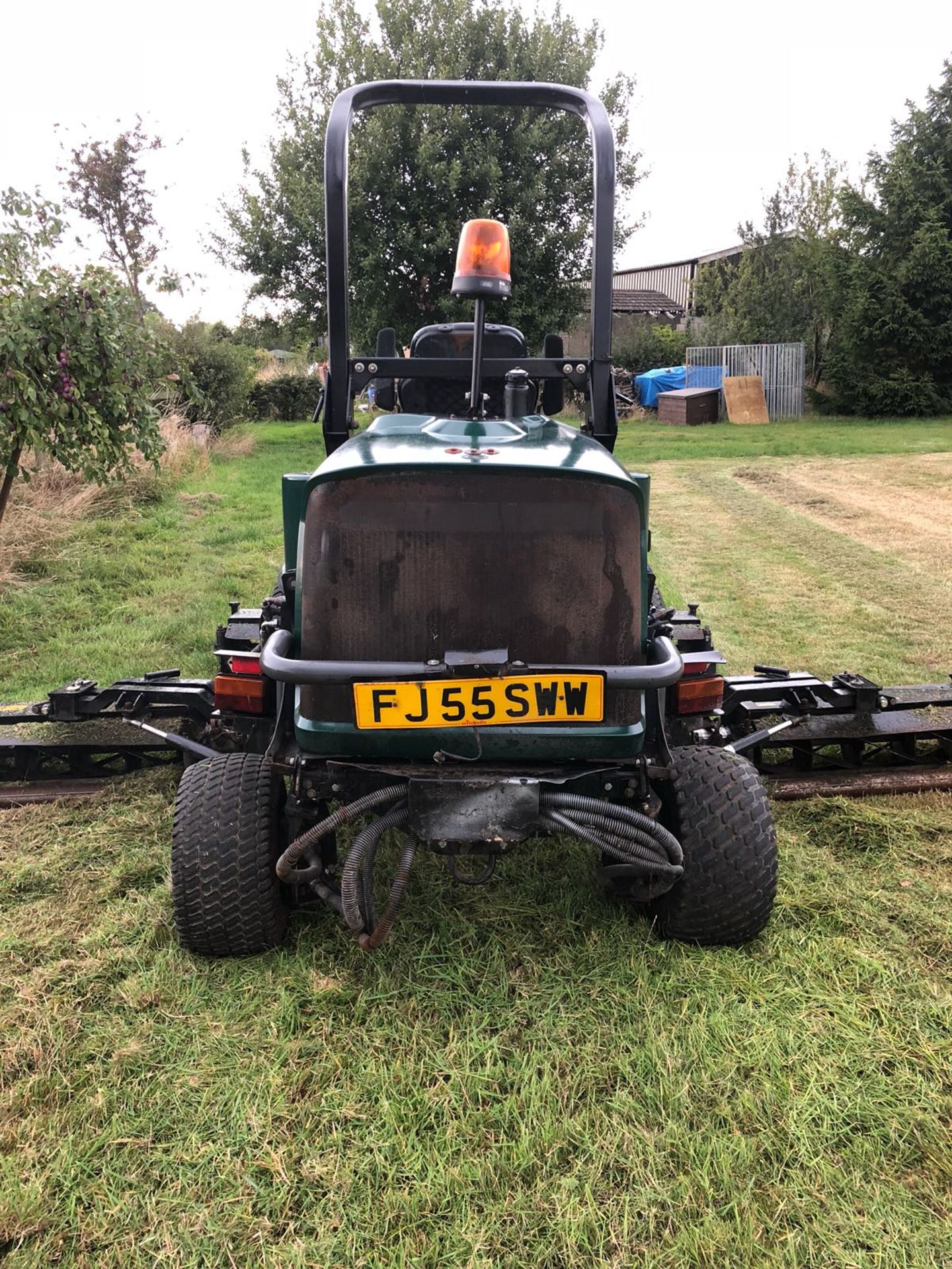 2005/55 REG HAYTER 5 GANG RIDE ON MOWER - Image 11 of 19