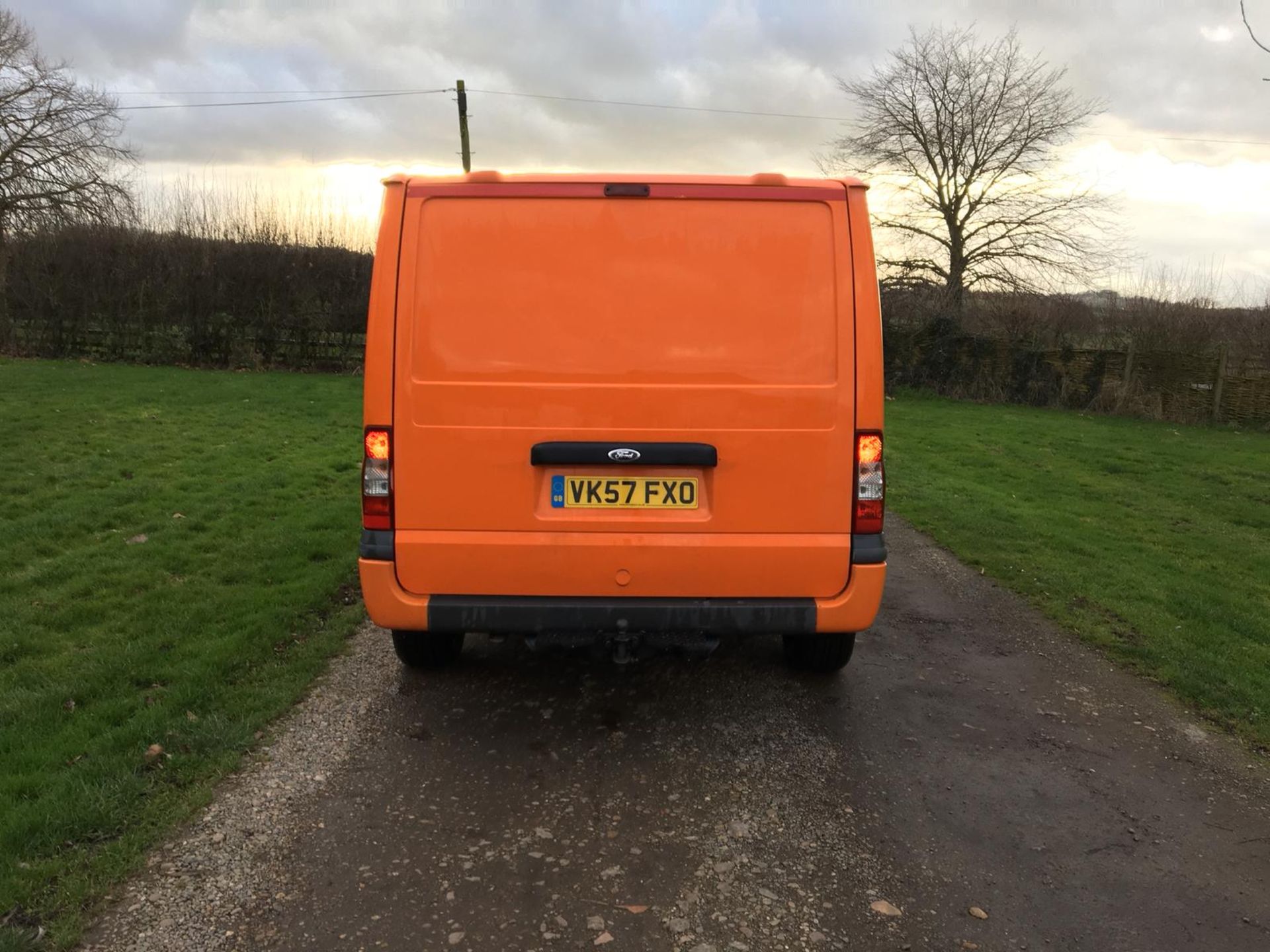 2007/57 REG FORD TRANSIT 100 T330S RWD ORANGE DIESEL PANEL VAN, SHOWING 3 FORMER KEEPERS *NO VAT* - Image 6 of 14