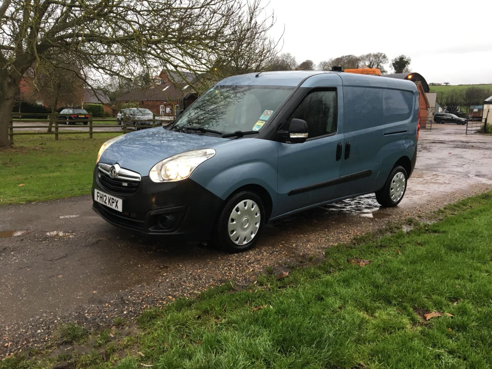 2012/12 REG VAUXHALL COMBO 2300 L2H1 CDTI BLUE DIESEL PANEL VAN, SHOWING 0 FORMER KEEPERS *NO VAT* - Image 3 of 9