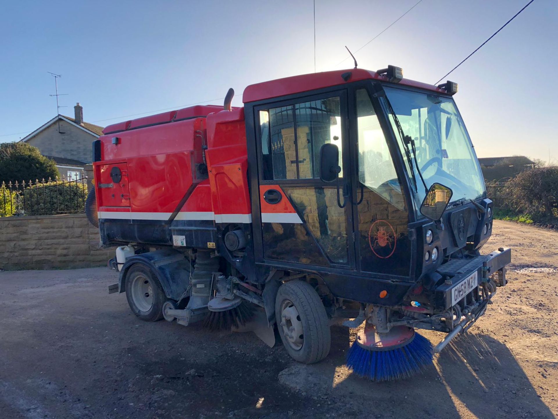 2008/58 REG SCARAB RED / BLACK DIESEL STREET CLEANSING ROAD SWEEPER *PLUS VAT*