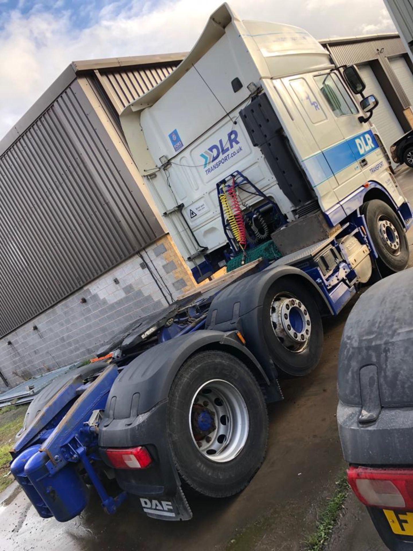 2013/63 REG DAF TRUCKS FTG XF105-460 WHITE DIESEL HEAVY HAULAGE UNIT, SHOWING 0 FORMER KEEPERS - Image 4 of 10