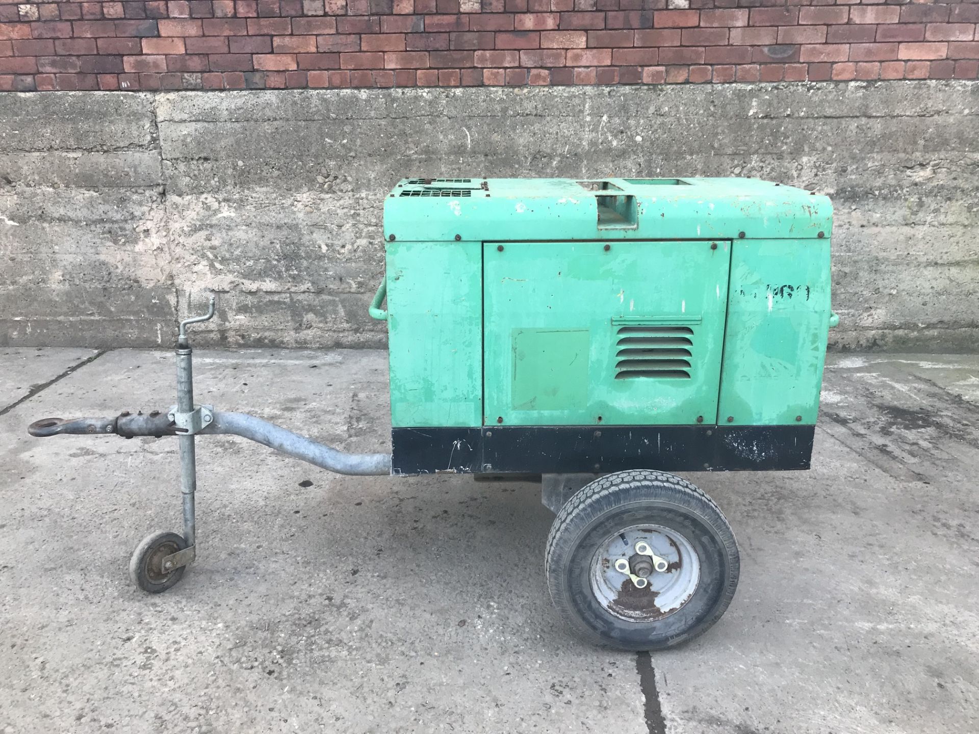 ARC GEN TOW-ABLE WELD MAKER 300 AVC DIESEL WELDER GENERATOR *PLUS VAT*