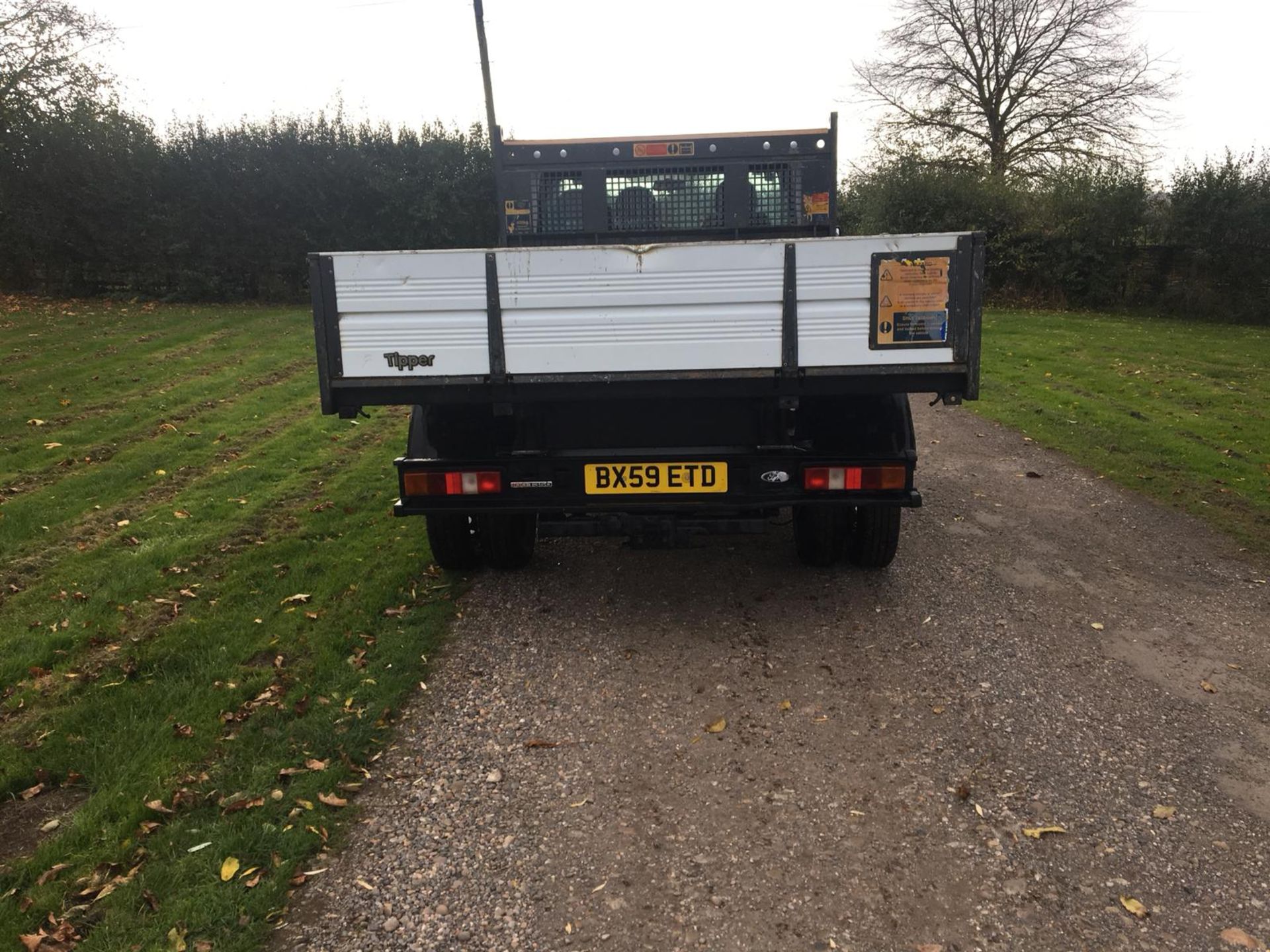 2010/59 REG FORD TRANSIT 100 T350M RWD WHITE DIESEL TIPPER, SHOWING 0 FORMER KEEPERS *NO VAT* - Image 5 of 12