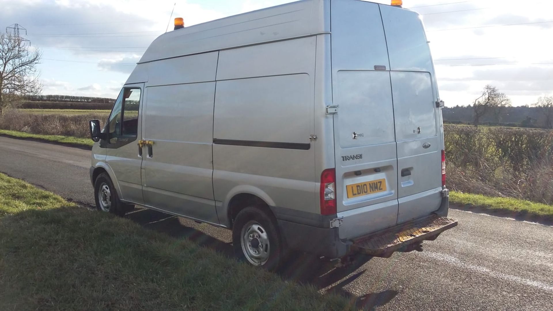 2010/10 REG FORD TRANSIT 140 T350M RWD PTO & ELECTRIC WORKING FINE SHOWING 0 FORMER KEEPERS *NO VAT* - Image 3 of 14