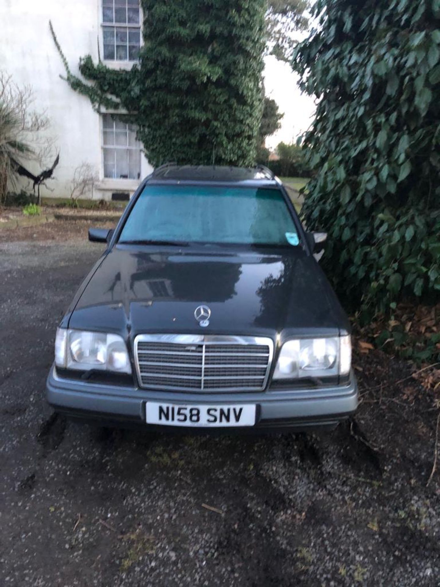 1995 MERCEDES E220 AUTO 2.2 PETROL ESTATE, 4 SPEED, 4 FORMER KEEPERS *NO VAT* - Image 2 of 21