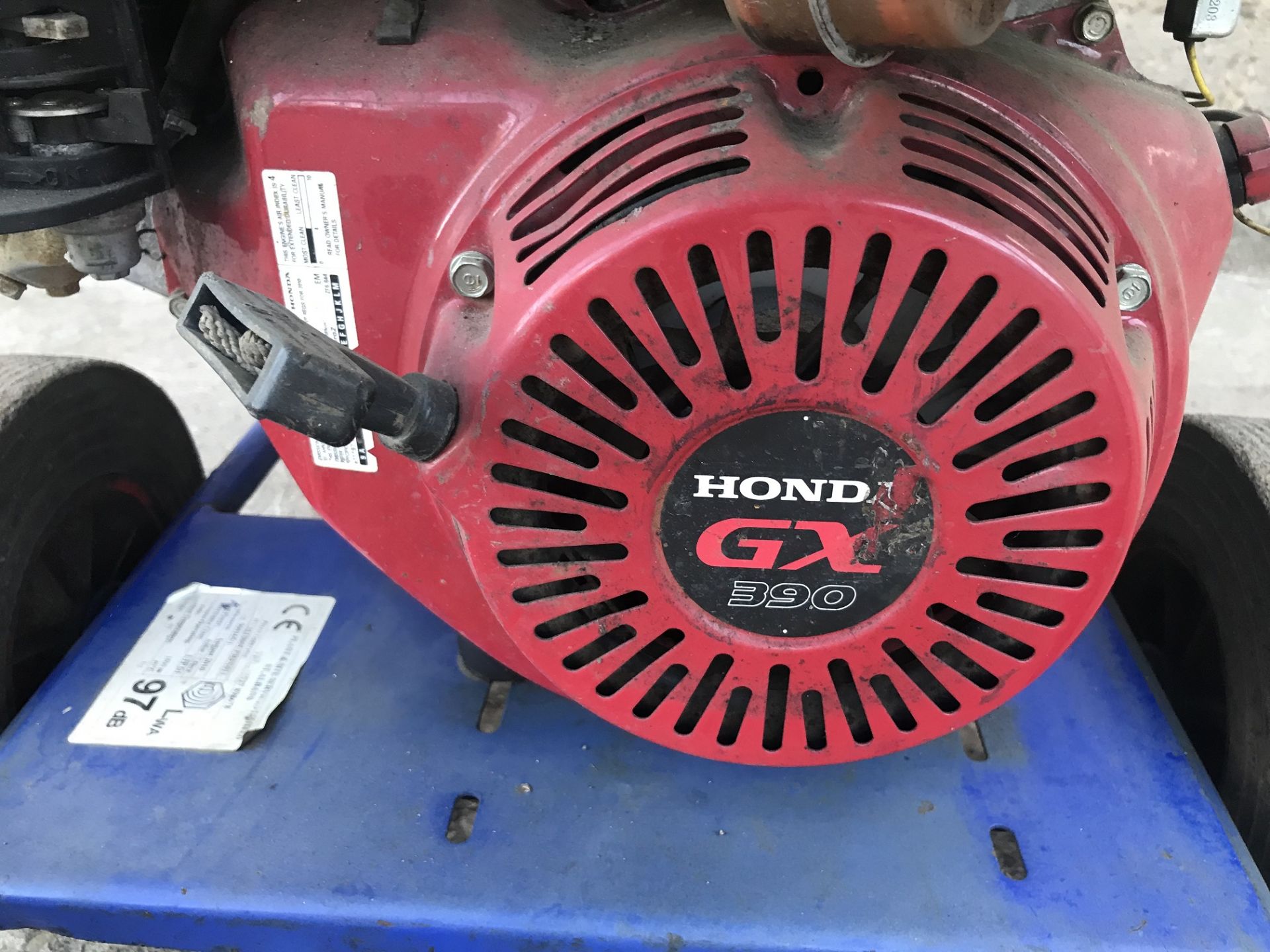 7.5 KVA PETROL GENERATOR, C/W HONDA GX 390 PETROL ENGINE 240/110V, YEAR 2010 *PLUS VAT* - Image 7 of 8