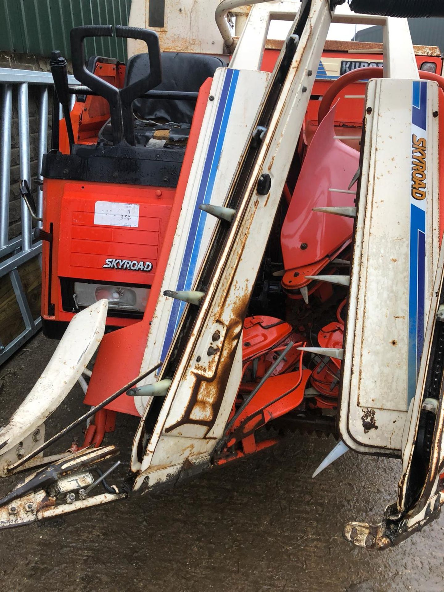 KUBOTA RX 1550A-D RICE HARVESTER DIESEL RUBBER TRACKS LEVER DRIVE *PLUS VAT* - Image 10 of 17