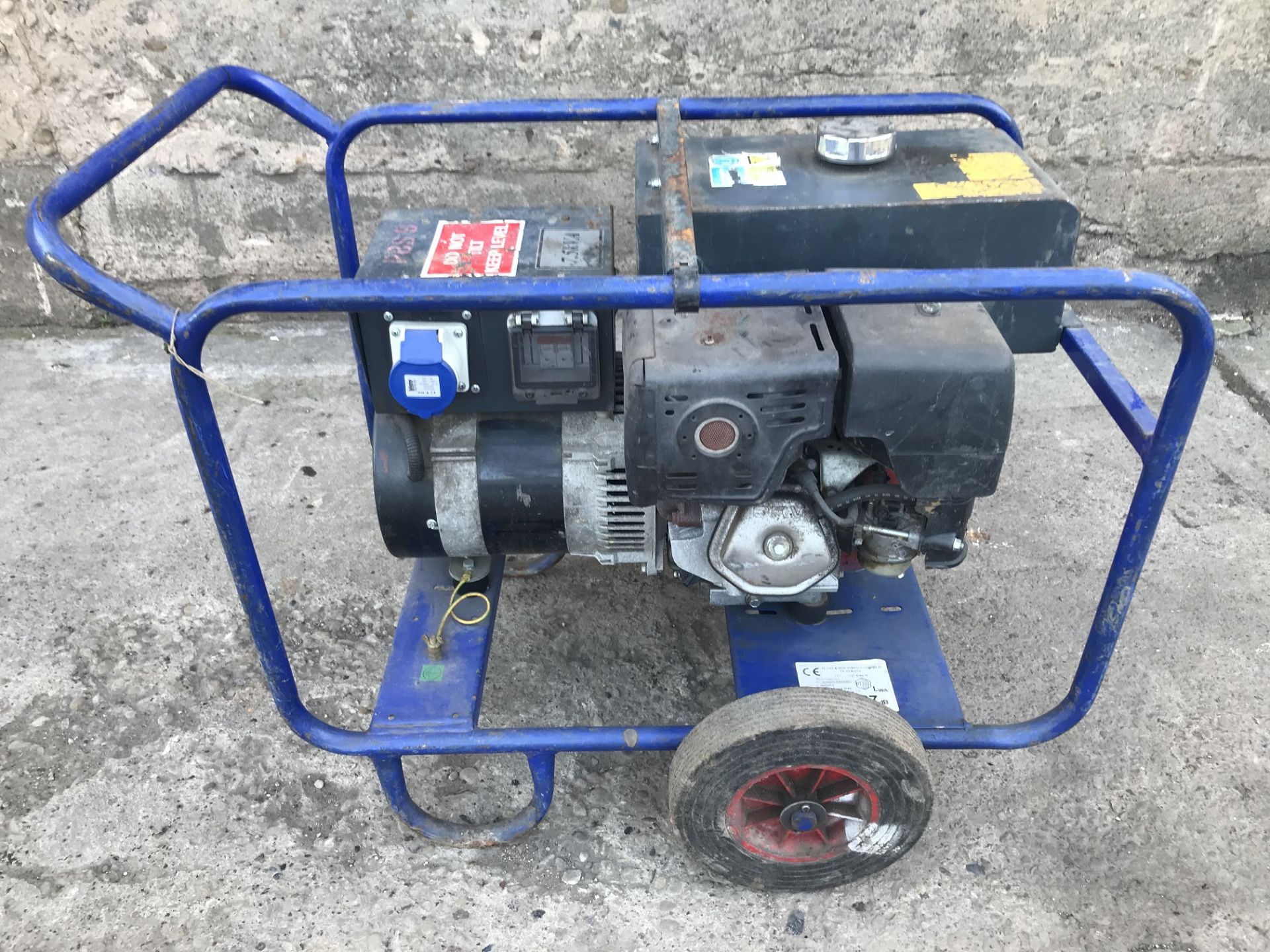 7.5 KVA PETROL GENERATOR, C/W HONDA GX 390 PETROL ENGINE 240/110V, YEAR 2010 *PLUS VAT*