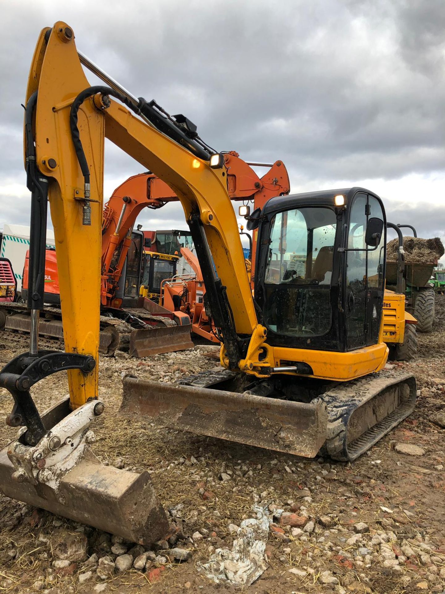 2011 JCB 8055 ZTS TRACK MINI DIGGER / EXCAVATOR WITH WIDE BUCKET *PLUS VAT* - Image 2 of 13