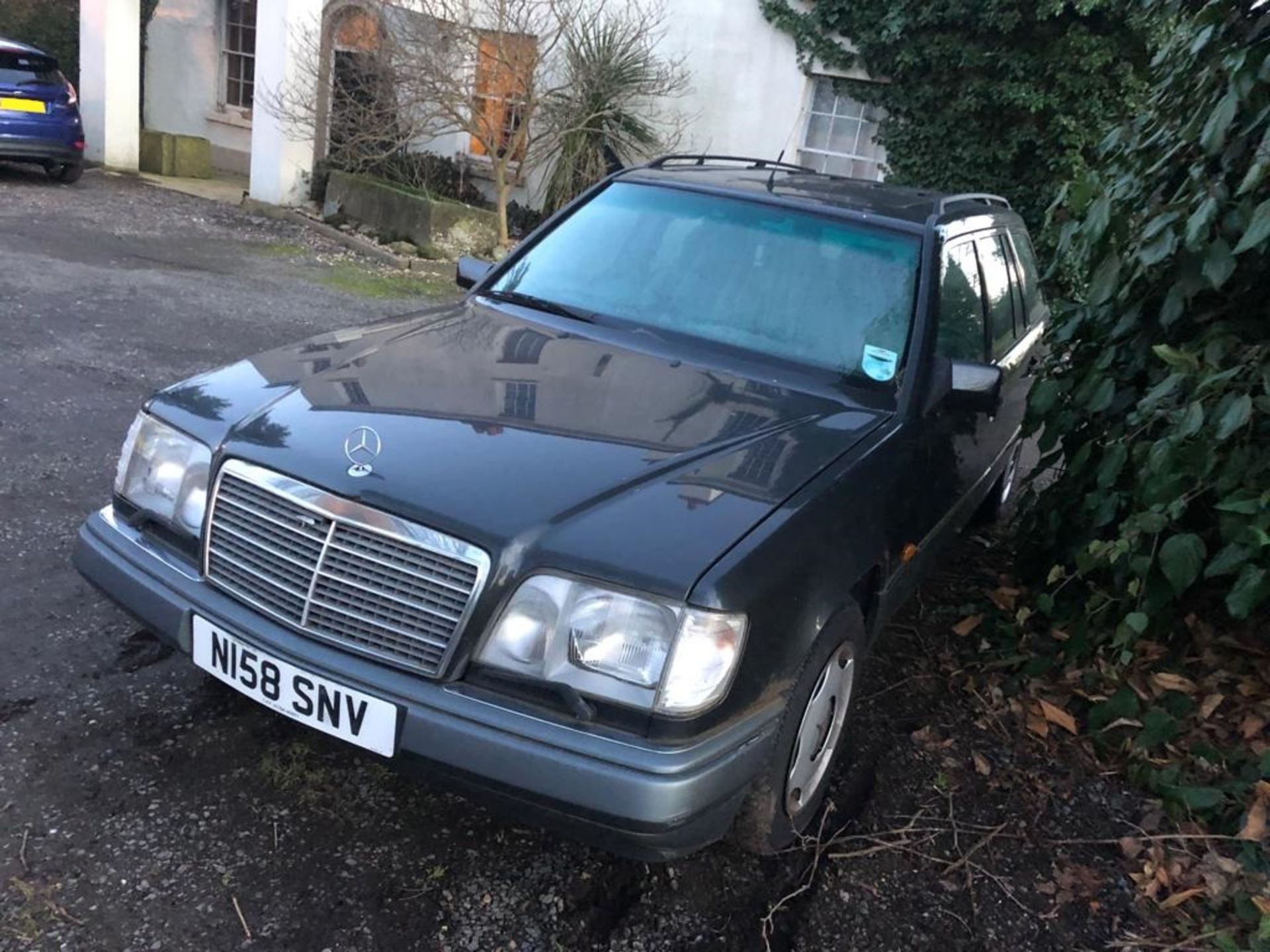 1995 MERCEDES E220 AUTO 2.2 PETROL ESTATE, 4 SPEED, 4 FORMER KEEPERS *NO VAT* - Image 3 of 21