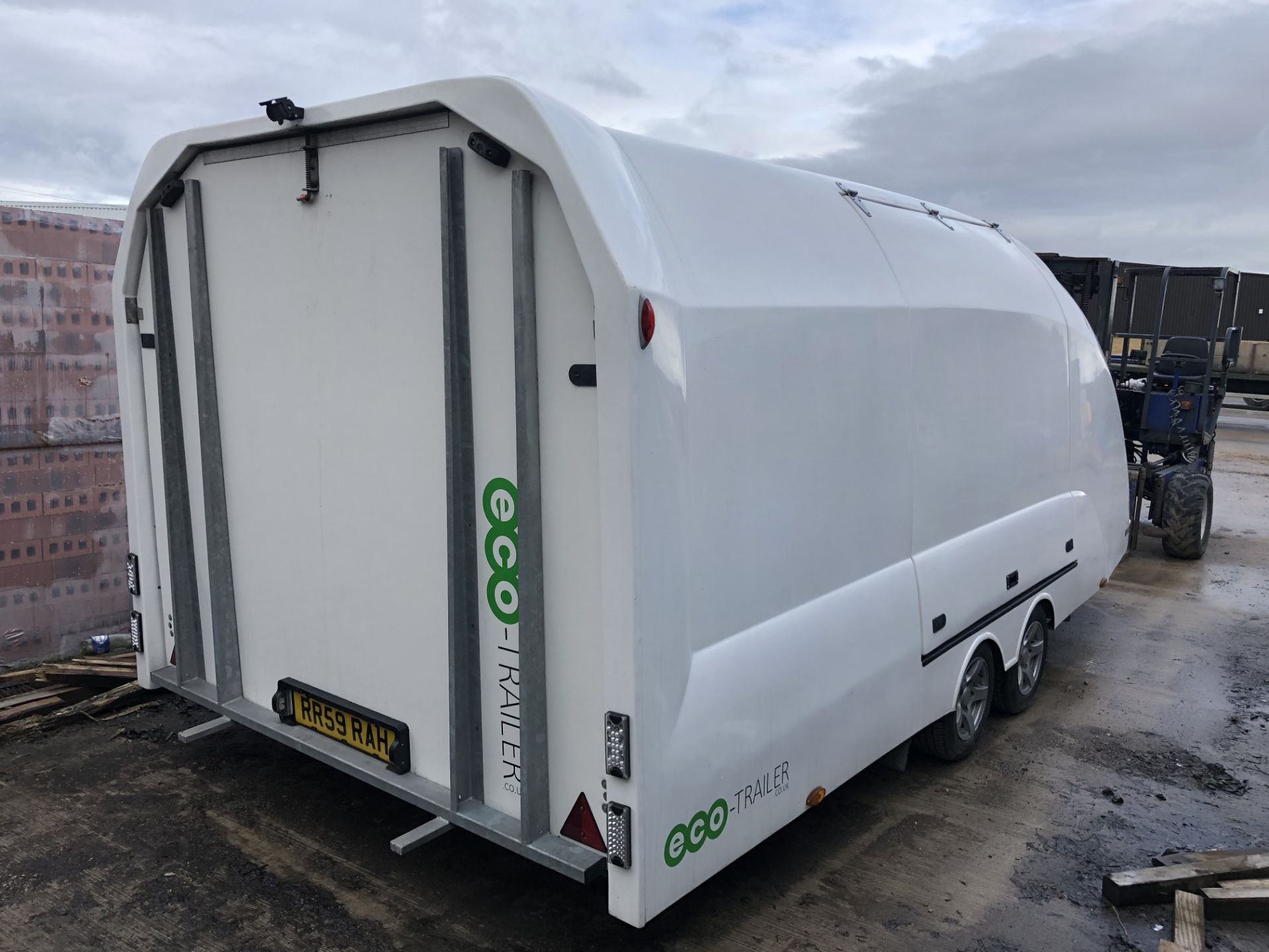 Eco-Trailer Velocity RS covered car trailer NO FAULTS - TOP SPEC - Image 2 of 9