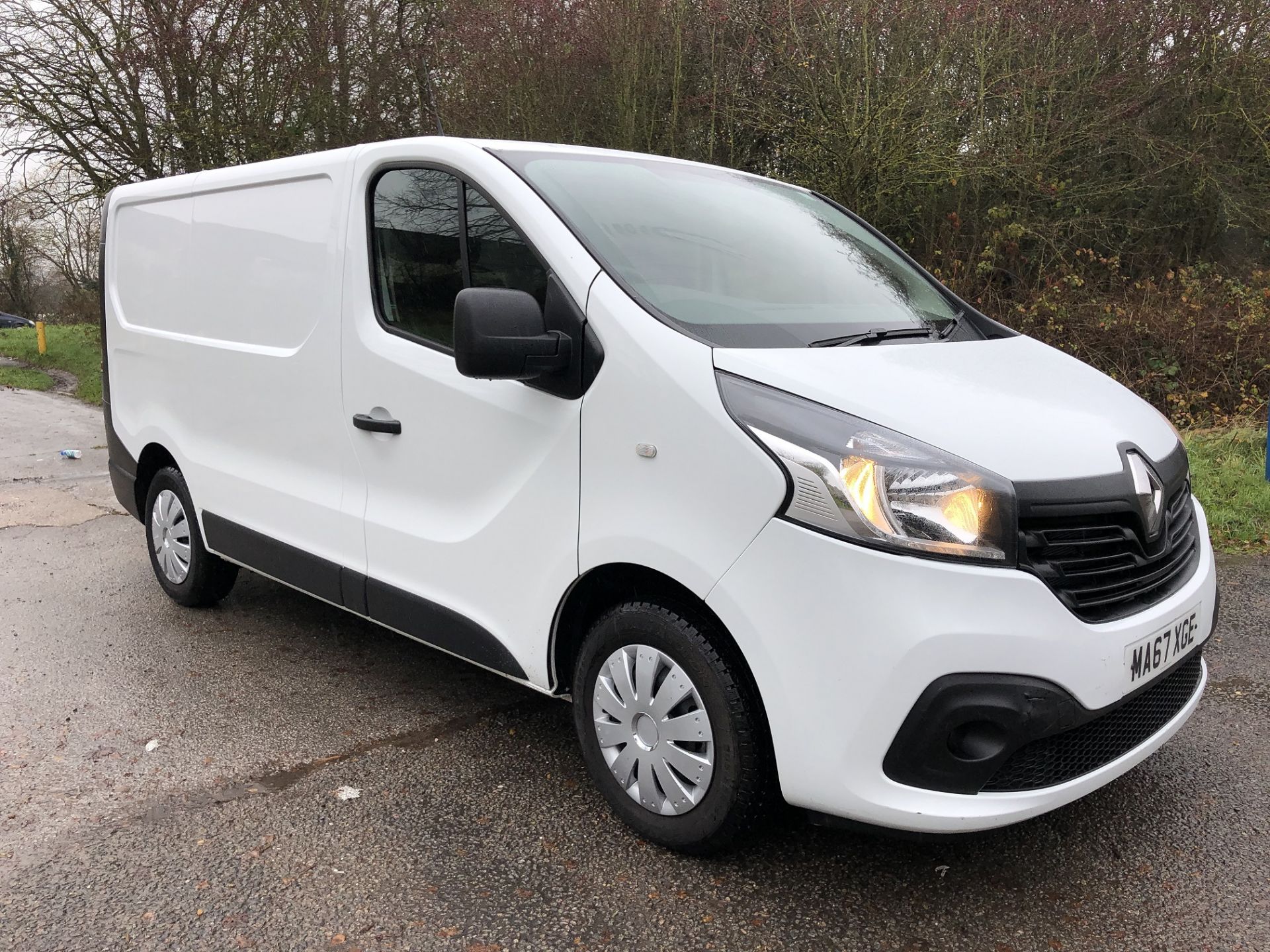 2017/67 REG RENAULT TRAFIC SL27 BUSINESS DCI WHITE DIESEL PANEL VAN SHOWING 1 FORMER KEEPER *NO VAT*