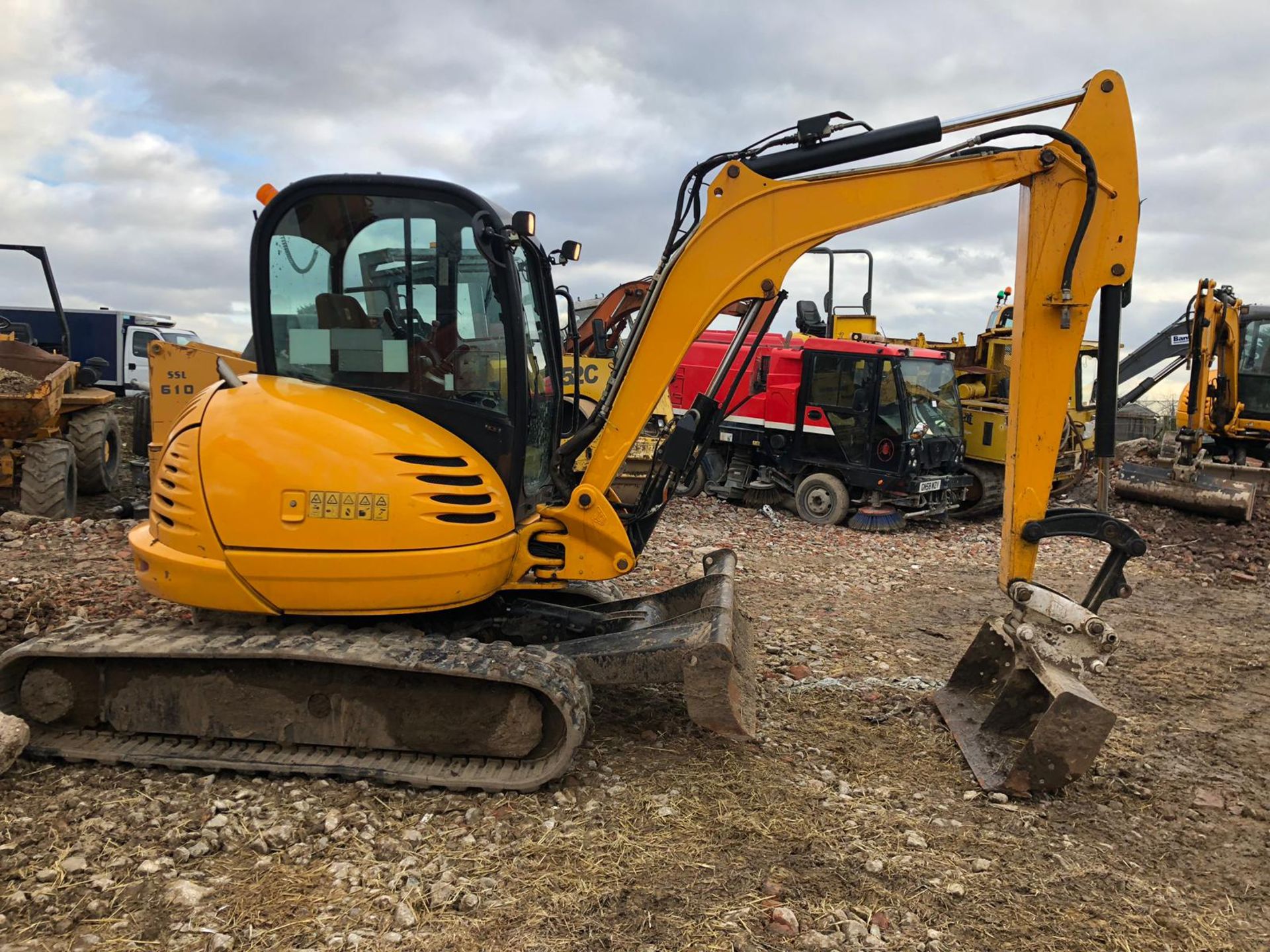 2011 JCB 8055 ZTS TRACK MINI DIGGER / EXCAVATOR WITH WIDE BUCKET *PLUS VAT* - Image 5 of 13