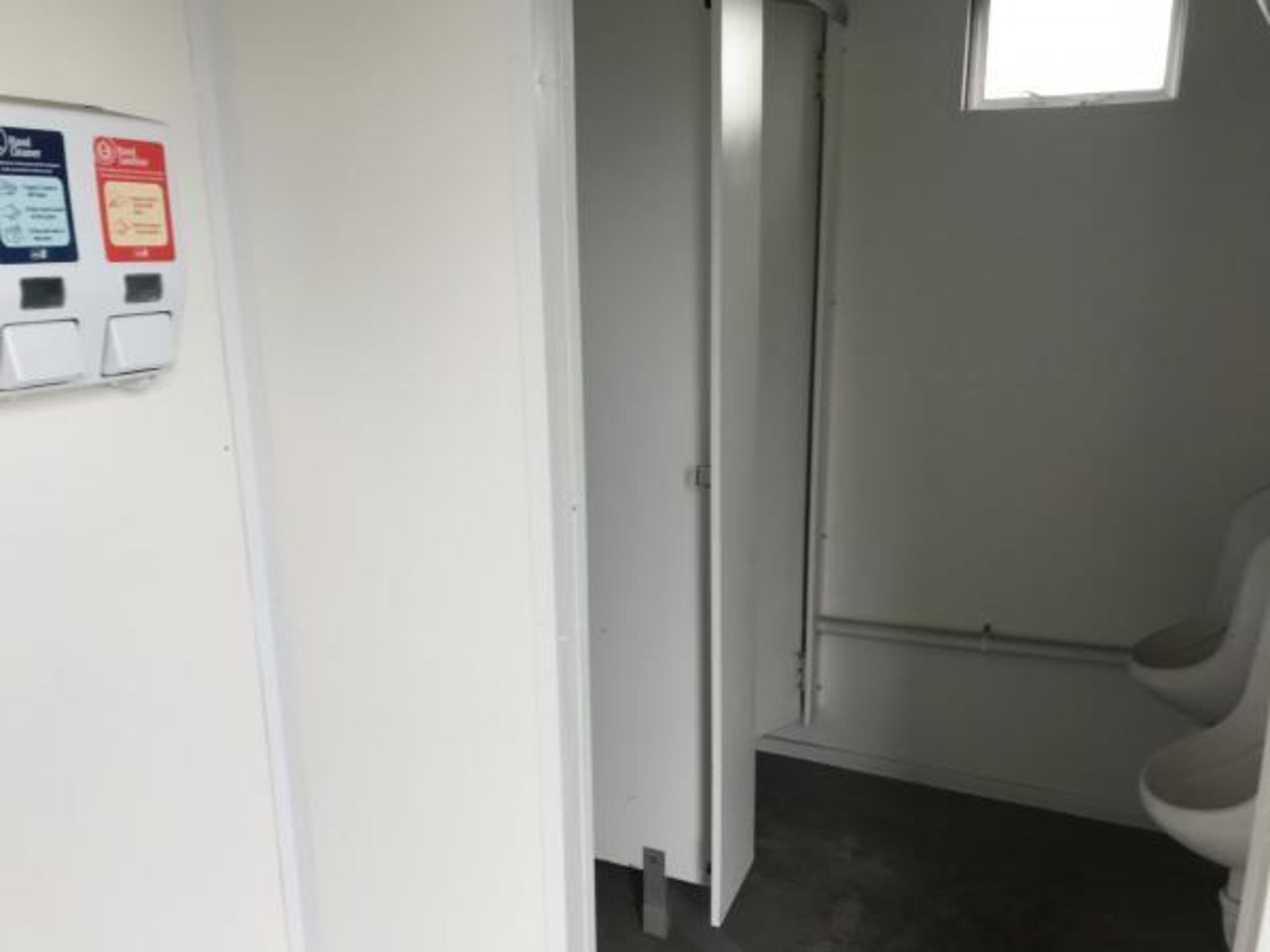 12FT TOILET BLOCK SHIPPING CONTAINER FULLY FITTED OUT AS A TOILET BLOCK *PLUS VAT* - Image 3 of 10