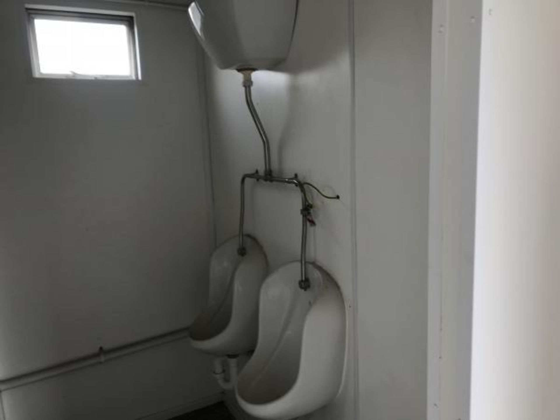 12FT TOILET BLOCK SHIPPING CONTAINER FULLY FITTED OUT AS A TOILET BLOCK *PLUS VAT* - Image 4 of 10