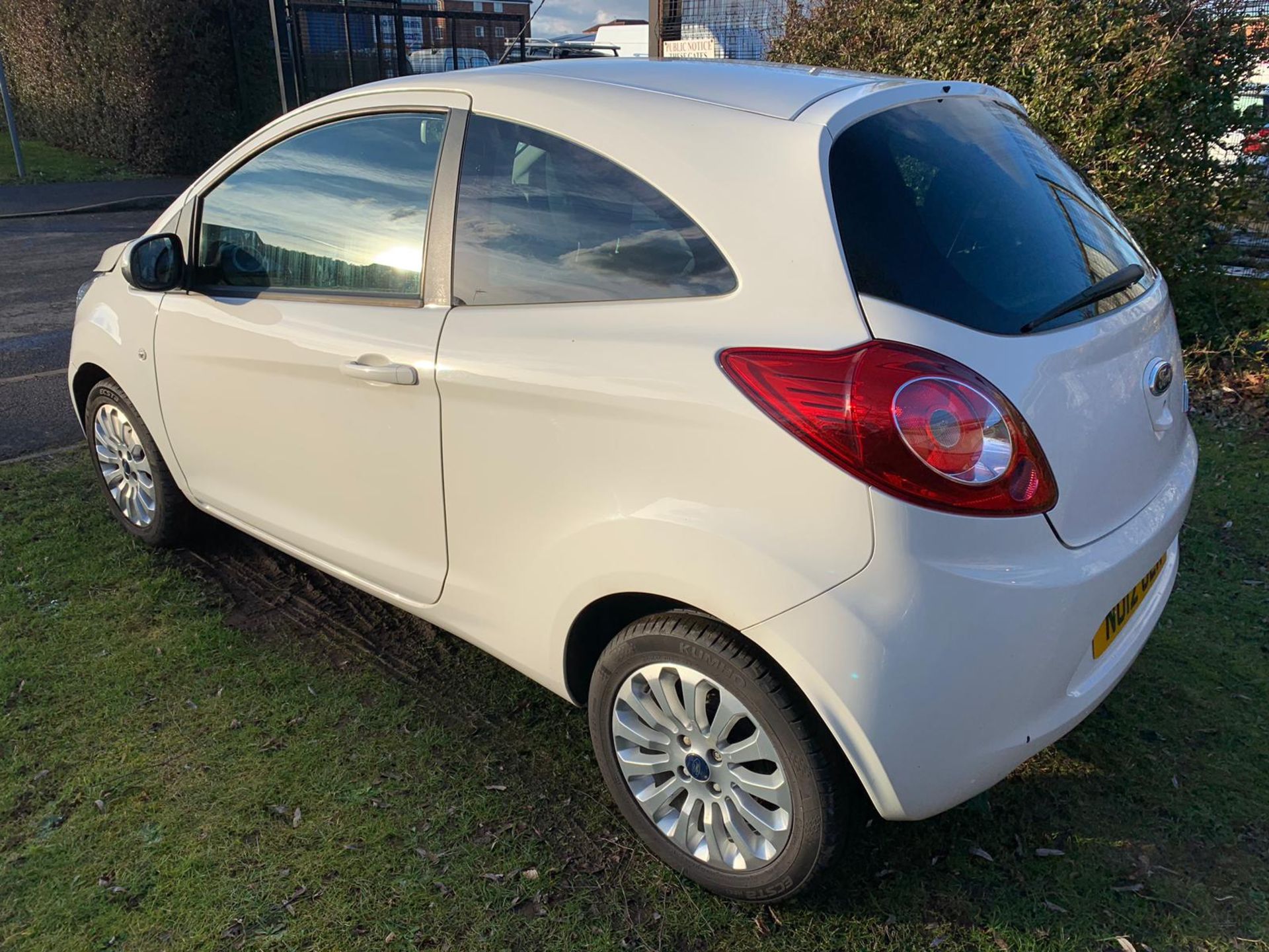 2012/12 REG FORD KA ZETEC WHITE 1.25 PETROL 3 DOOR HATCHBACK *NO VAT* - Image 4 of 14