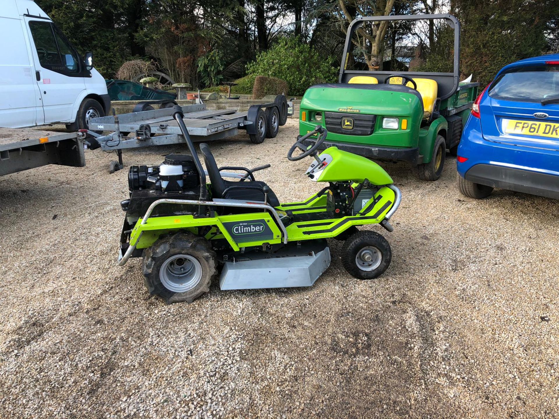 GRILLO CLIMBER 921 PETROL RIDE ON LAWN MOWER FOR BANKS AND ROUGH CUT, RUNS WORKS & CUTS *NO VAT*