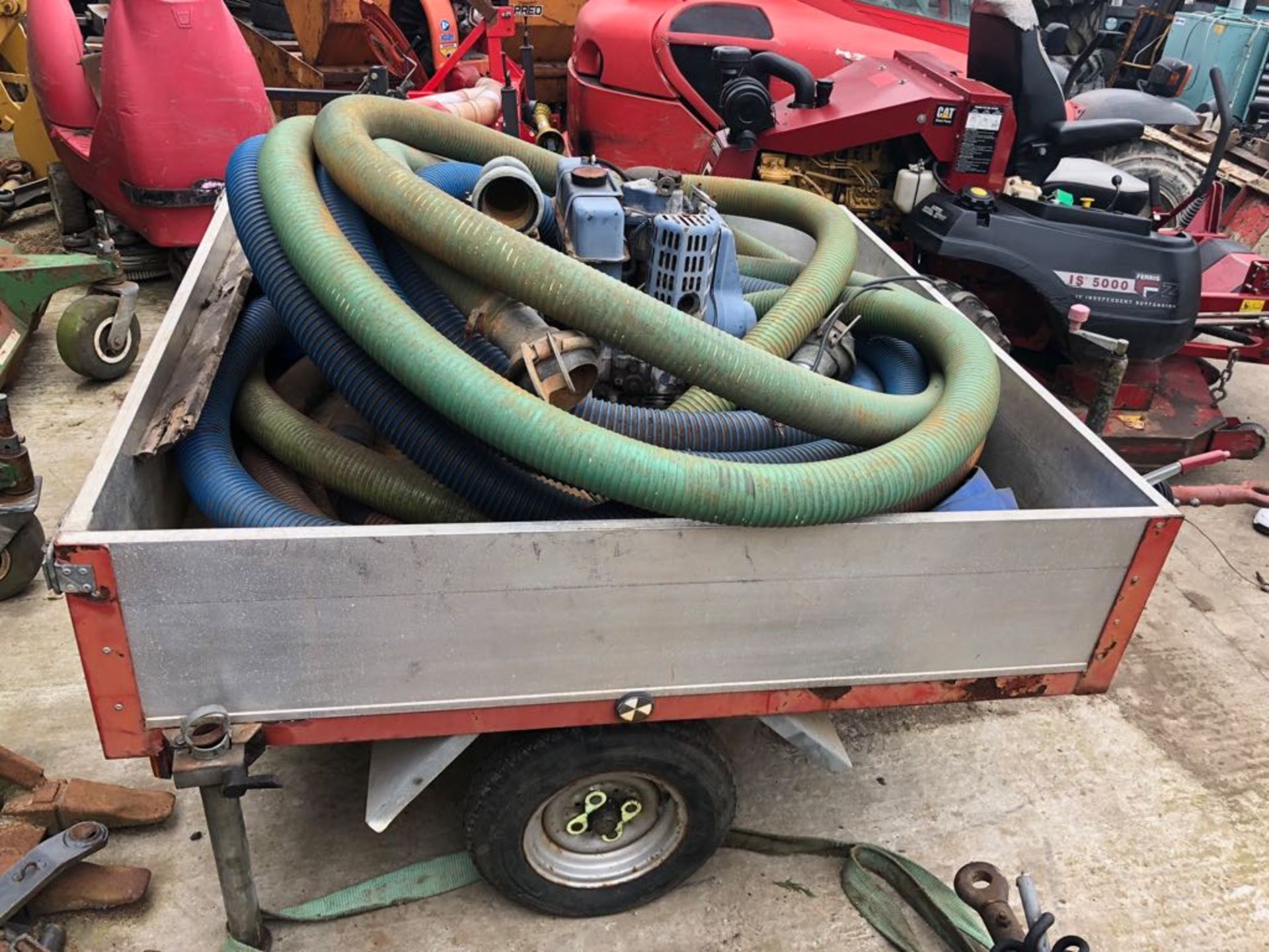 WATER PUMP COMPLETE WITH INLET AND OUTLET PIPES ON LARGE TRAILER - UNTESTED *PLUS VAT*