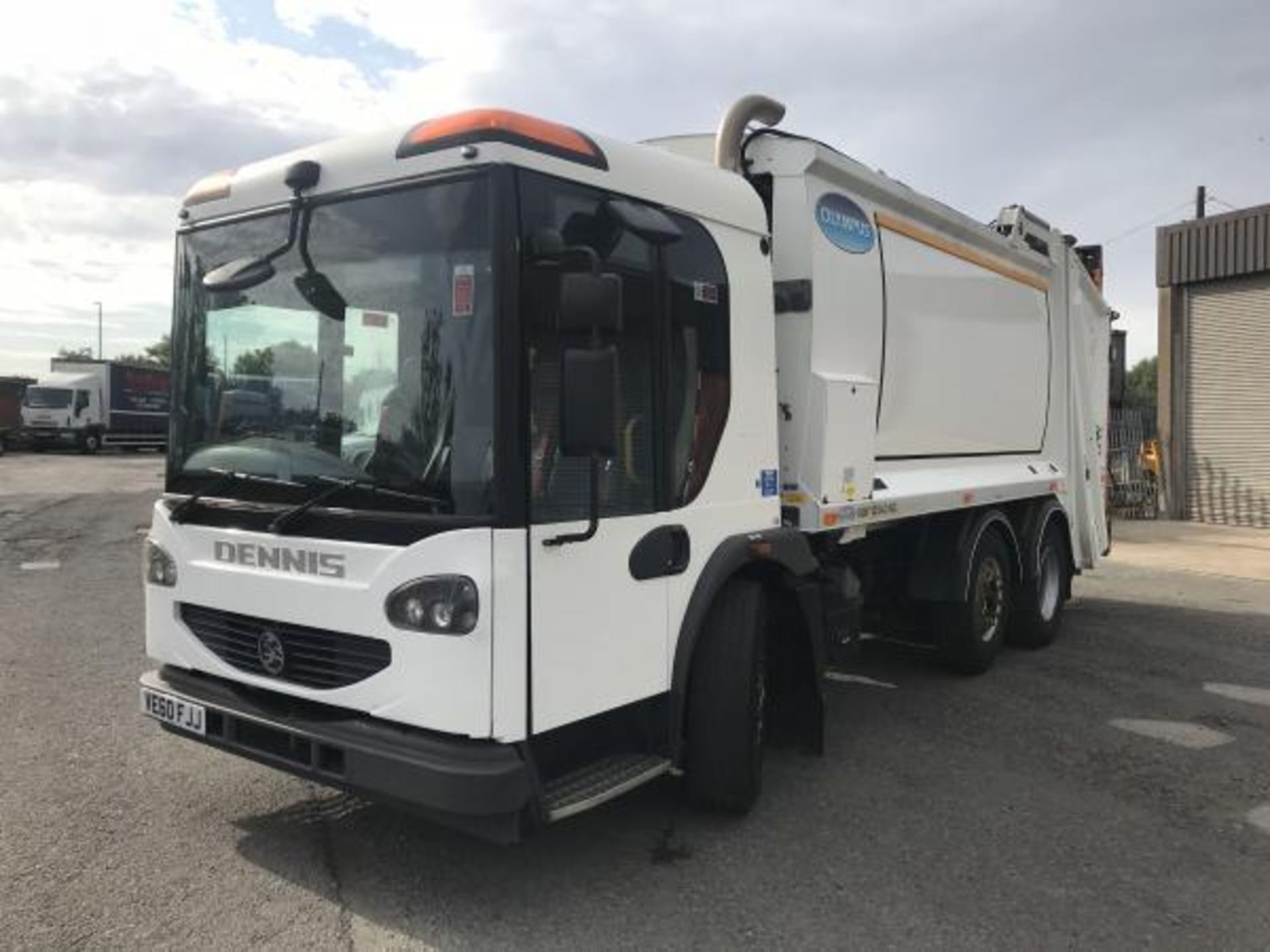 2011 ON 60 PLATE DENNIS ELITE 2 REFUSE TRUCK . EX COUNICL GOOD CONDITION. 109000 MILES OR 177.000KM - Image 2 of 11