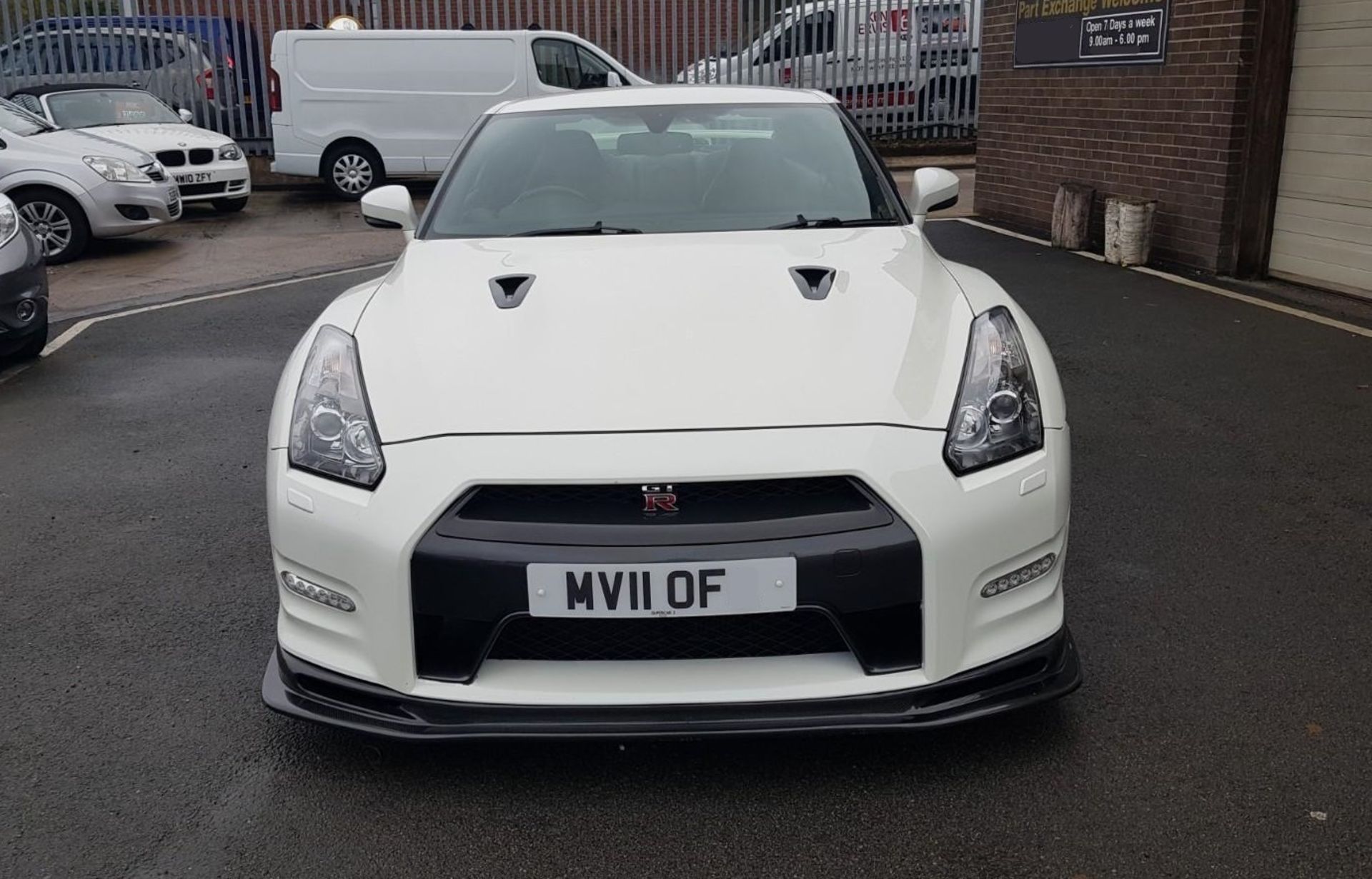 2011 NISSAN GT-R R35 750 stage 5 PREMIUM EDITION S-A 1 OWNER FROM NEW 19.5K MILES WARRANTED! no vat - Image 2 of 7
