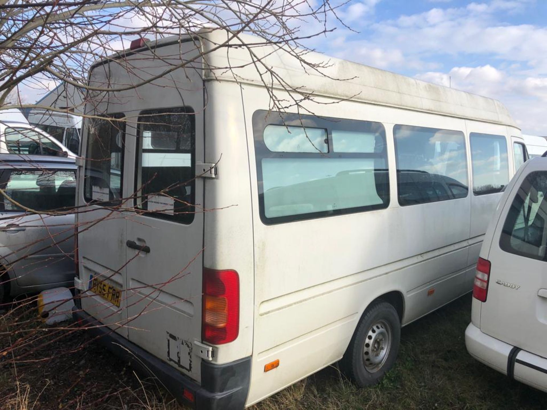 2005/55 REG VOLKSWAGEN LT 35 TDI LWB WHITE DIESEL MINIBUS, SHOWING 2 FORMER KEEPERS *PLUS VAT* - Image 4 of 8